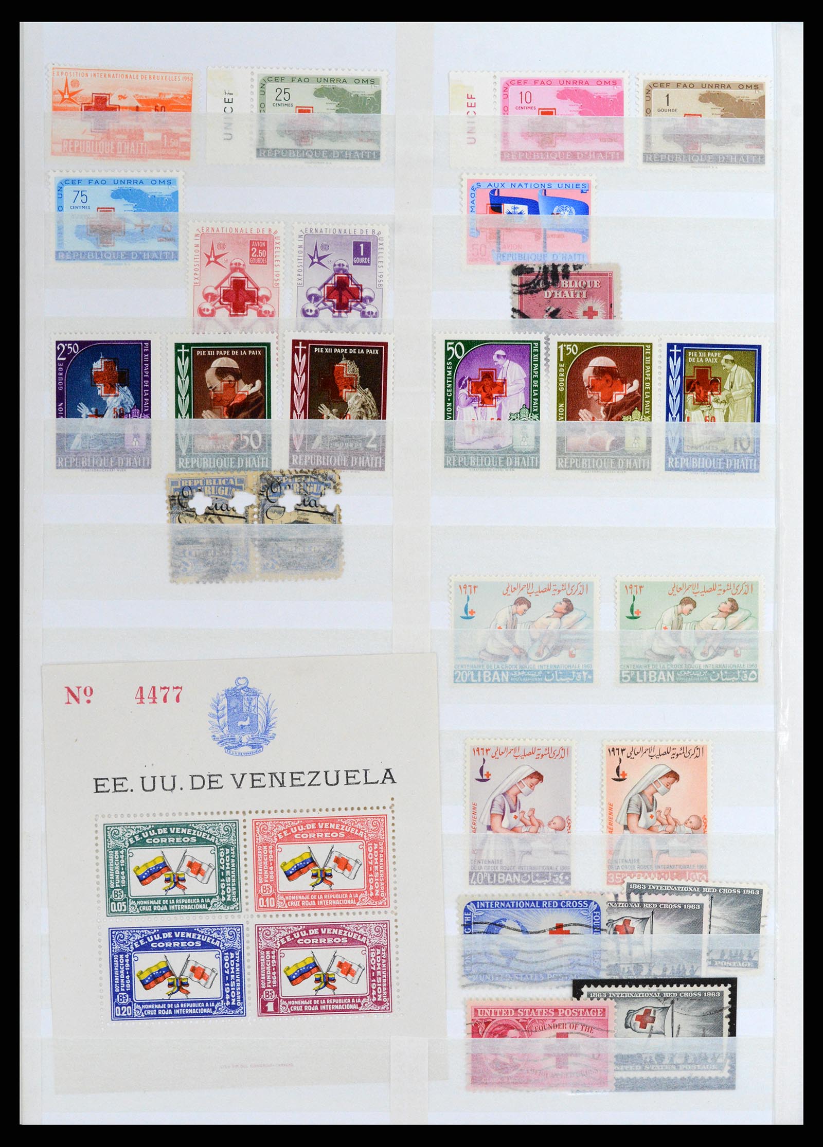 37885 031 - Stamp Collection 37885 Theme Red Cross 1906-2000.
