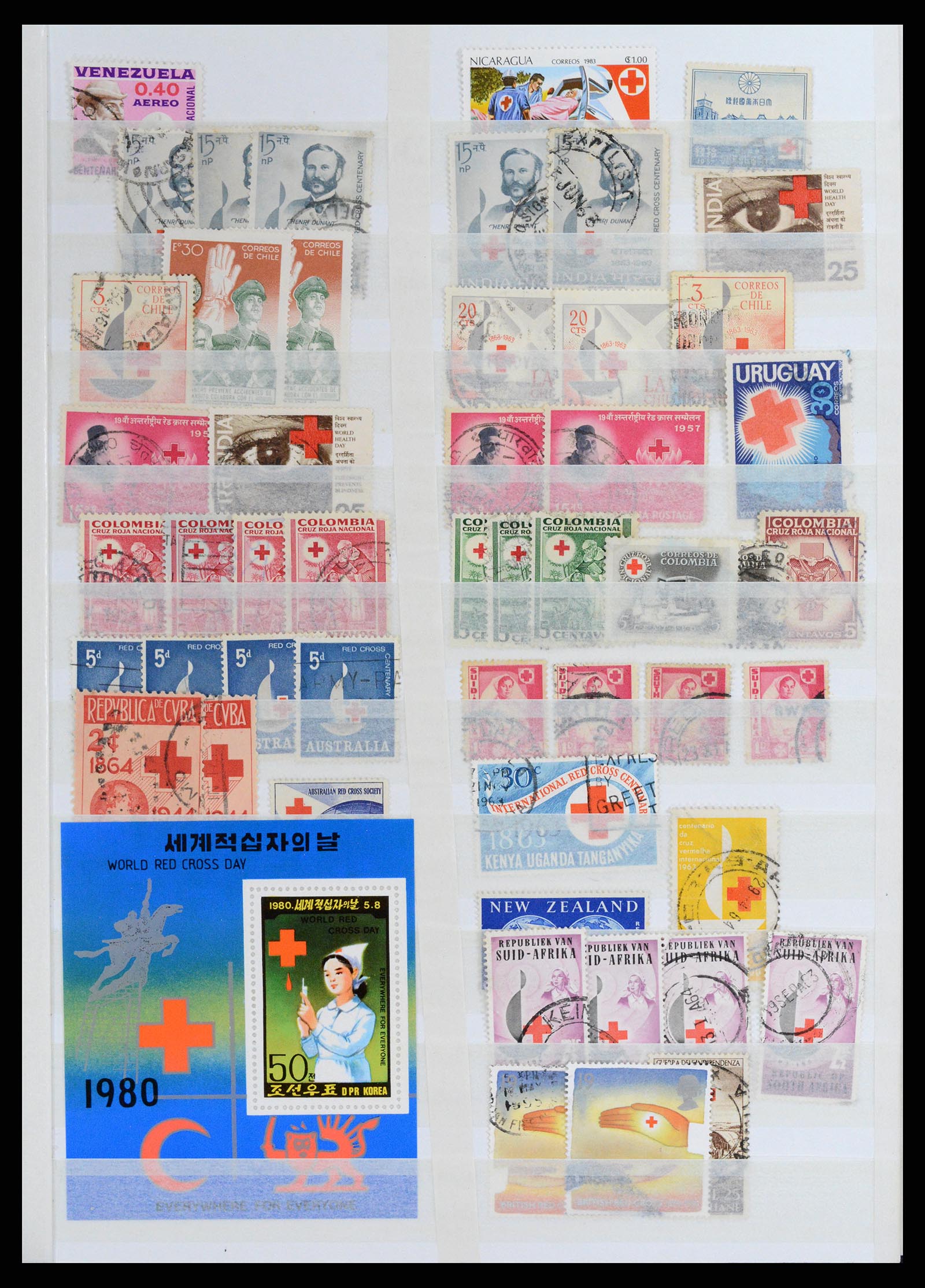 37885 036 - Stamp Collection 37885 Theme Red Cross 1906-2000.