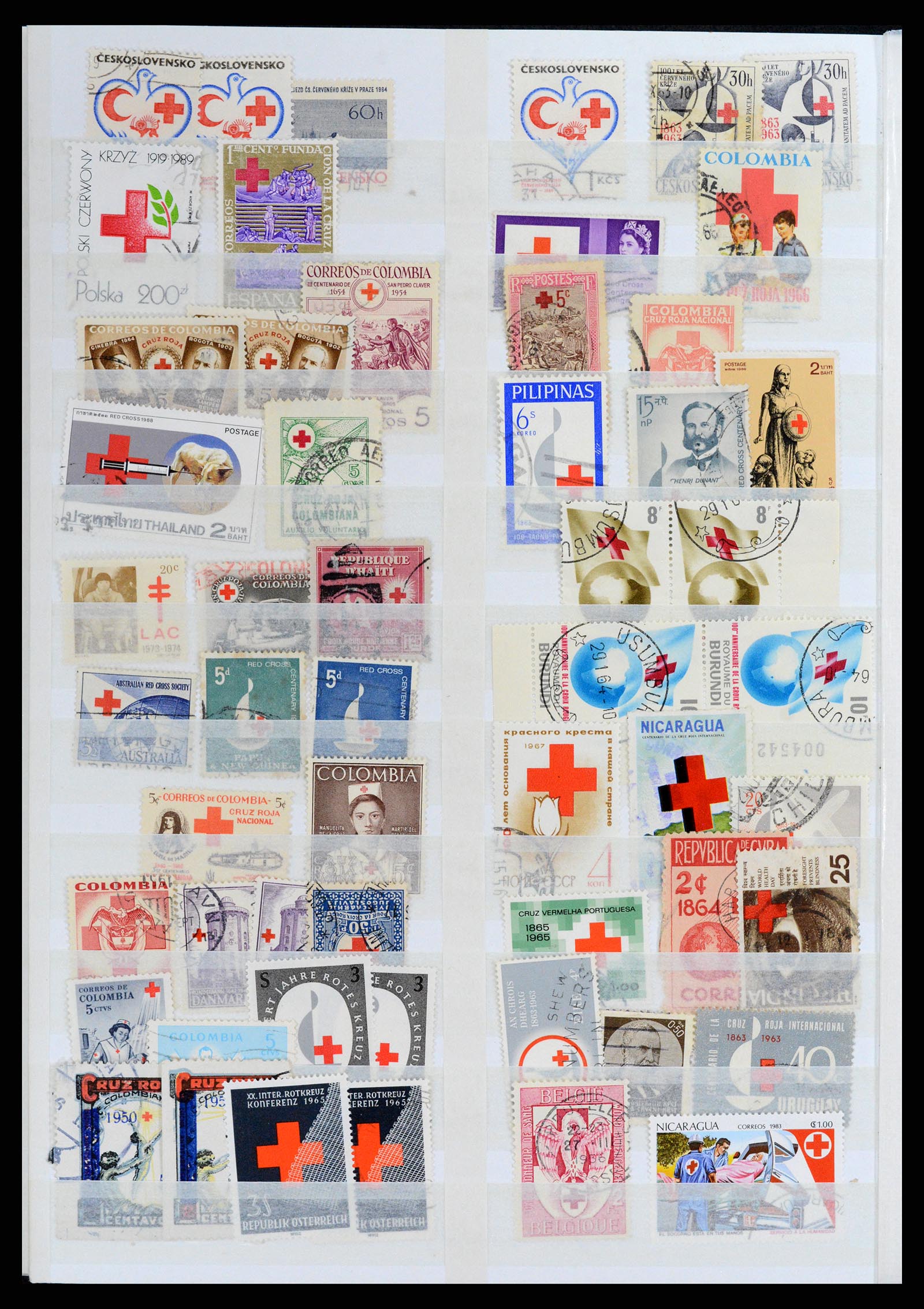 37885 037 - Stamp Collection 37885 Theme Red Cross 1906-2000.