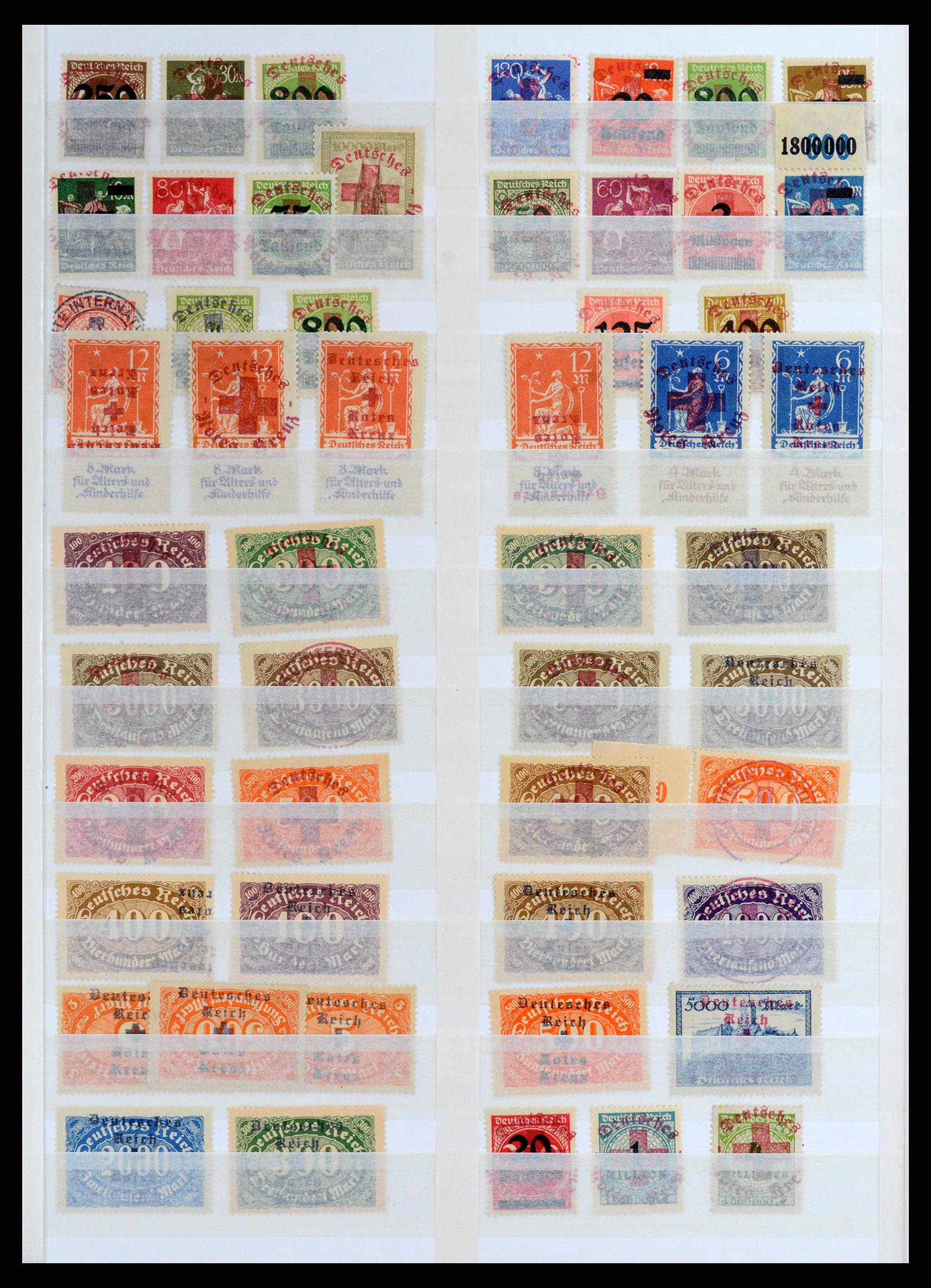 37885 040 - Stamp Collection 37885 Theme Red Cross 1906-2000.