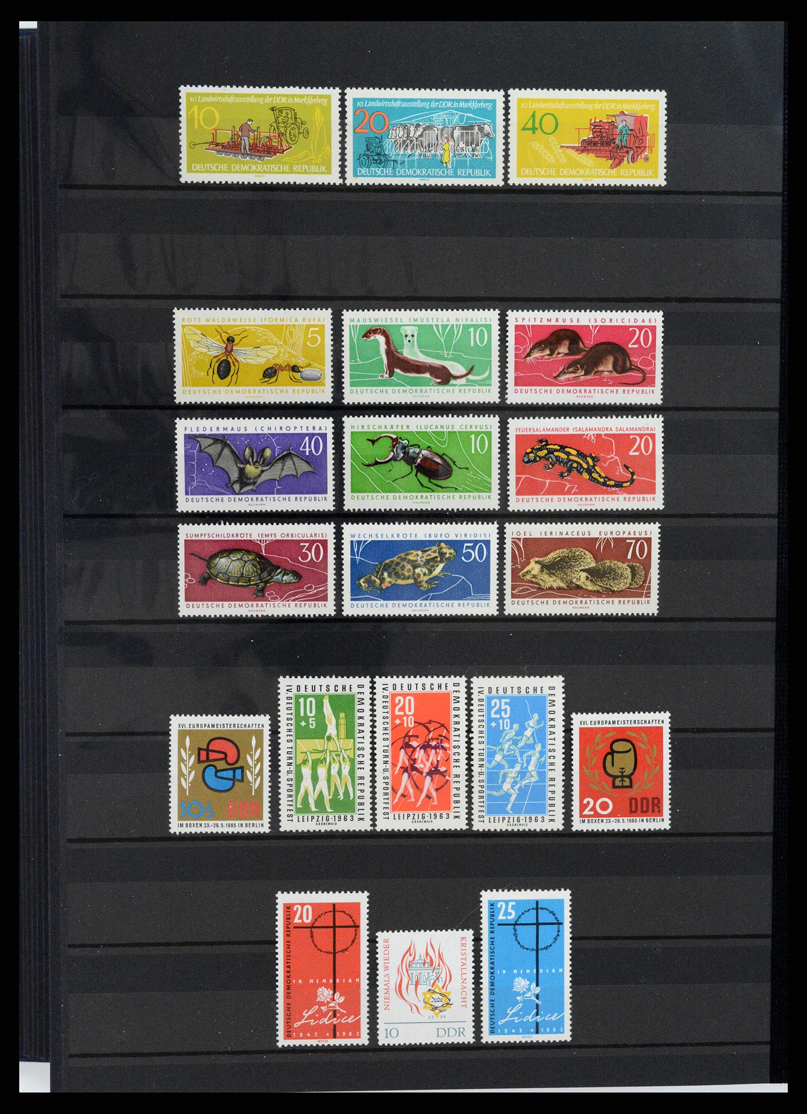 37898 018 - Stamp Collection 37898 Sovietzone/GDR 1945-1972.