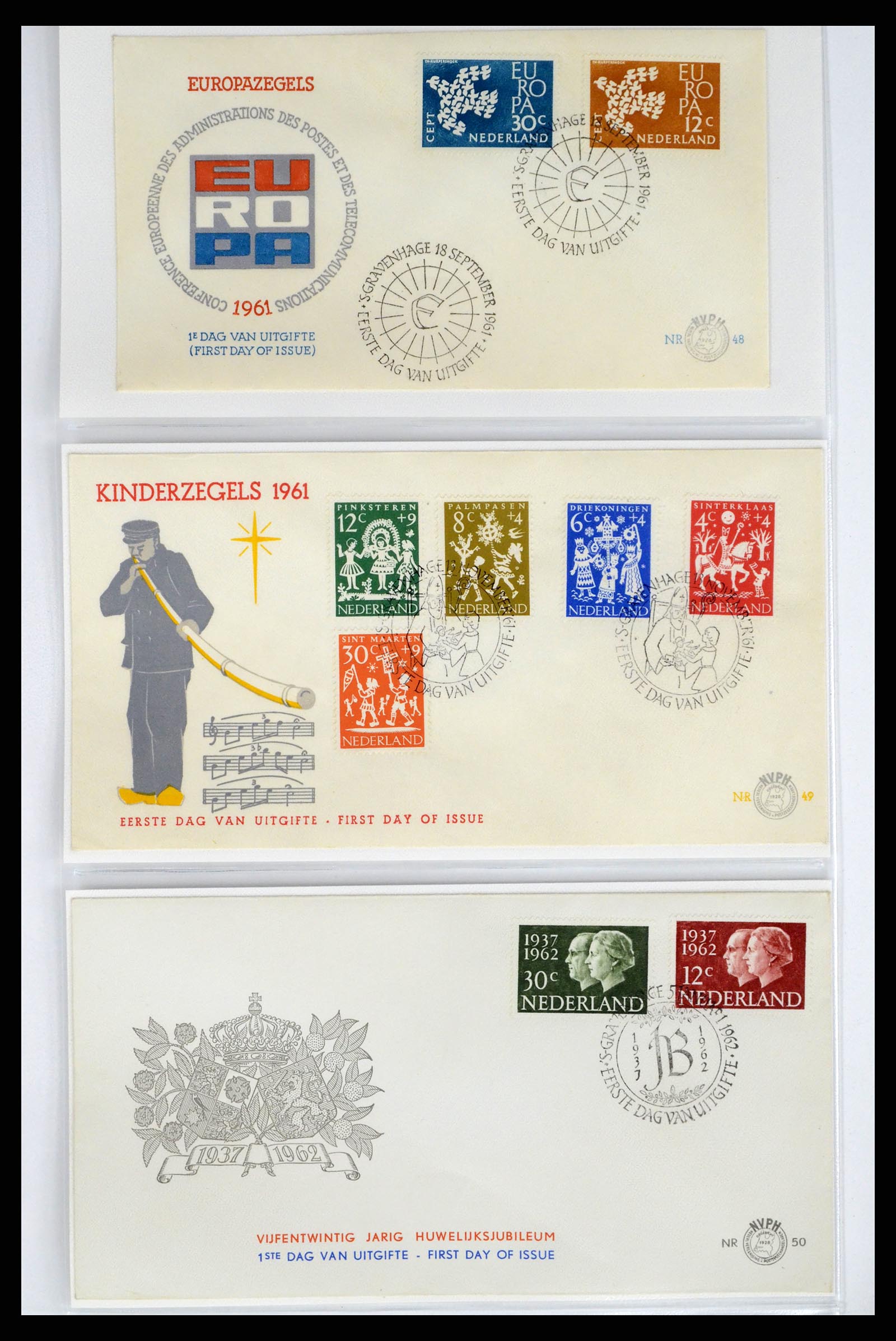 37983 010 - Postzegelverzameling 37983 Nederland FDC's 1954-1987.