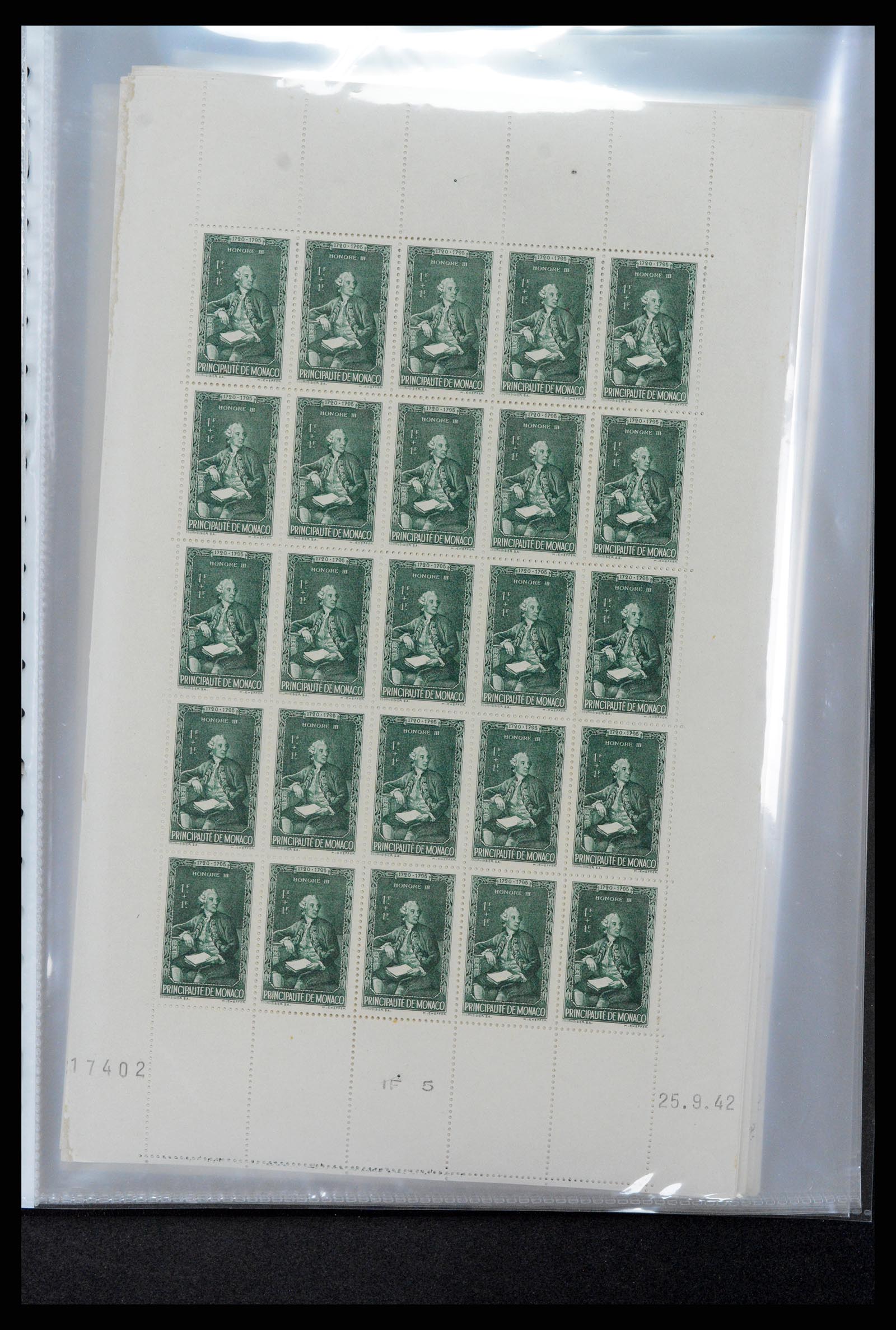 37984 024 - Stamp collection 37984 Monaco better issues 1942-1982.