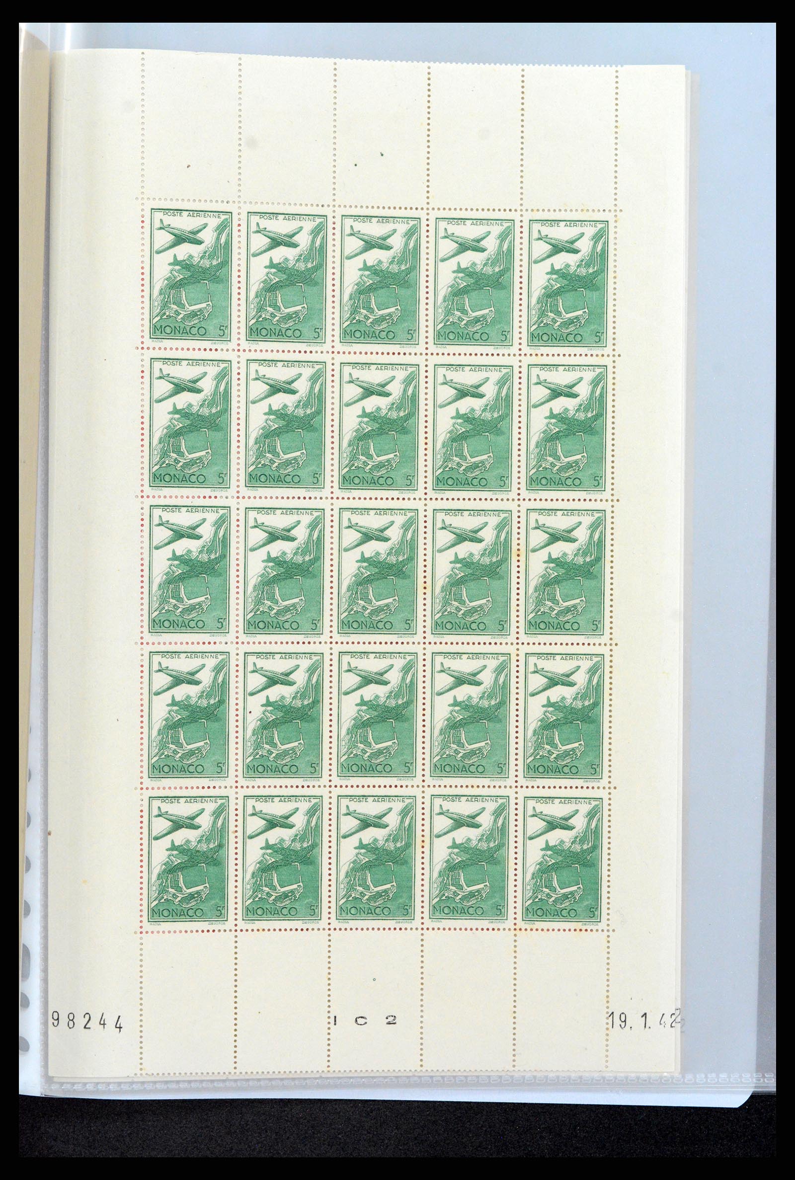 37984 055 - Stamp collection 37984 Monaco better issues 1942-1982.