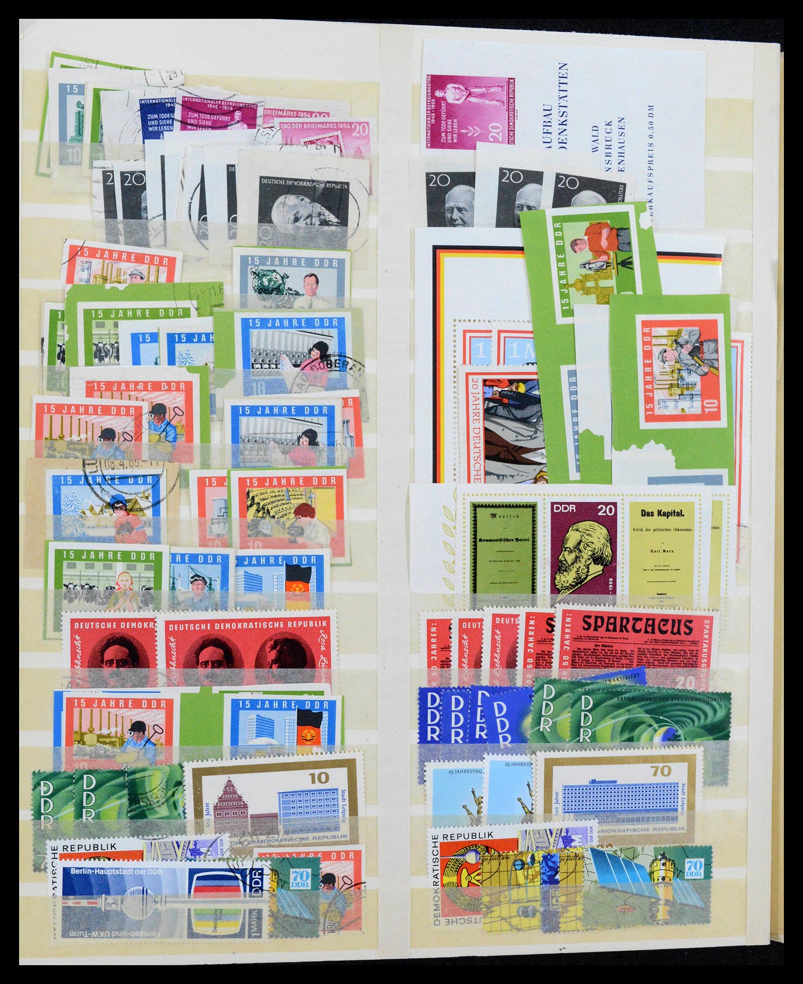 38188 0065 - Postzegelverzameling 38188 DDR combinaties 1955-1990.