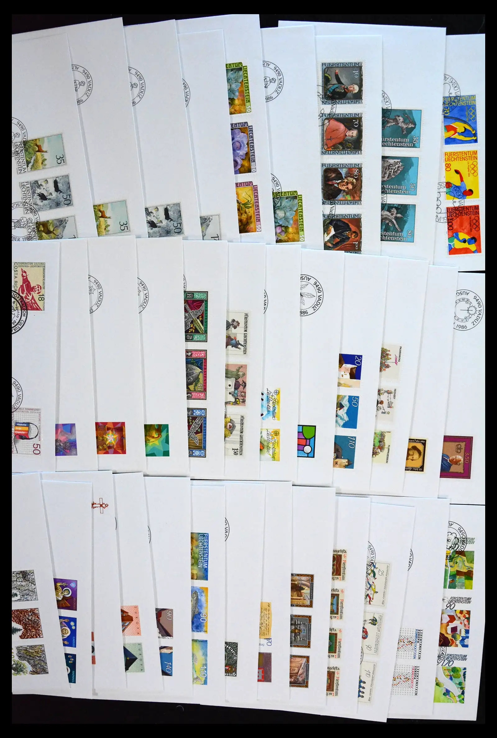 38203 0004 - Postzegelverzameling 38203 Liechtenstein FDC's 1961-2011.