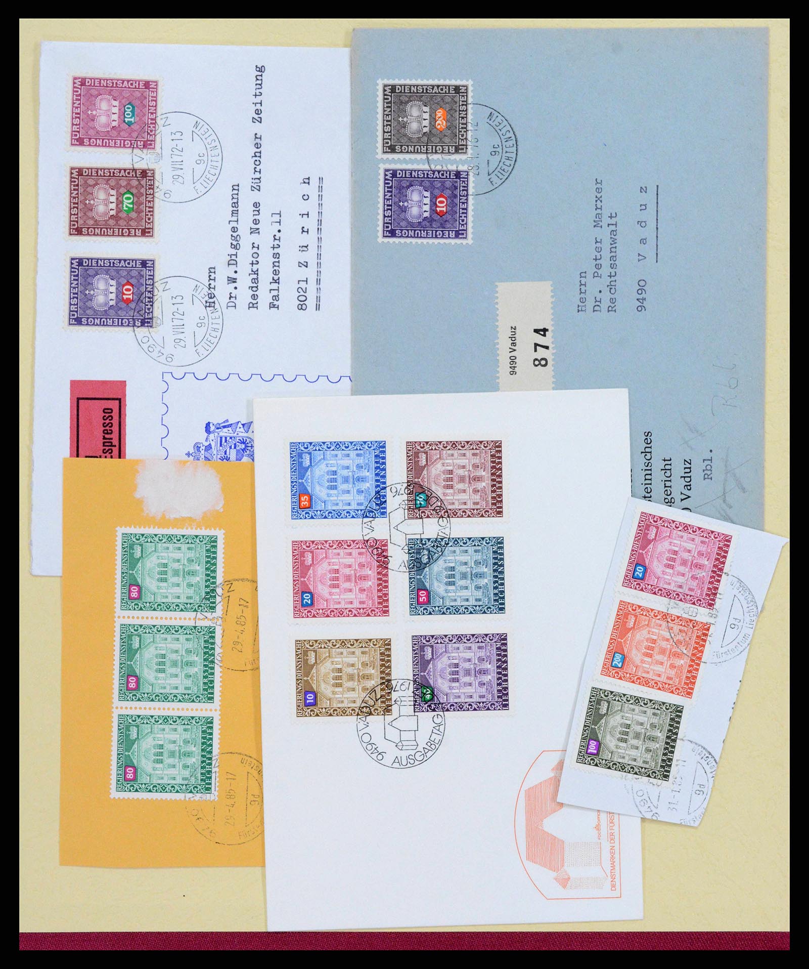 38204 0056 - Postzegelverzameling 38204 Liechtenstein dienst brieven 1932-1989.