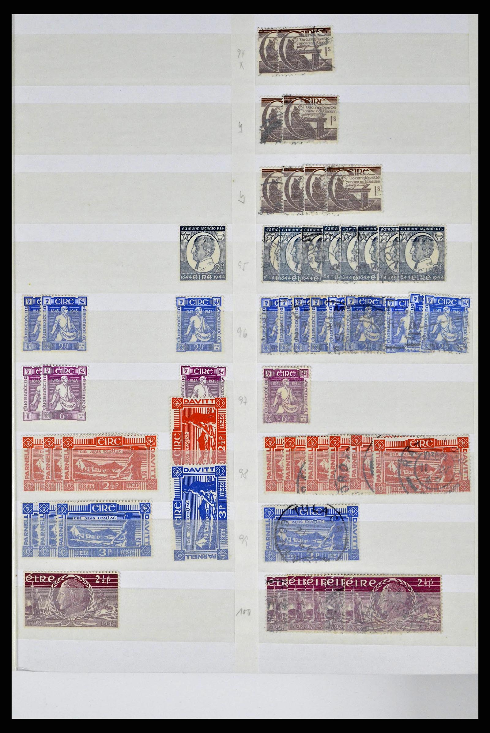 38214 0029 - Postzegelverzameling 38214 Ierland 1922-2000.