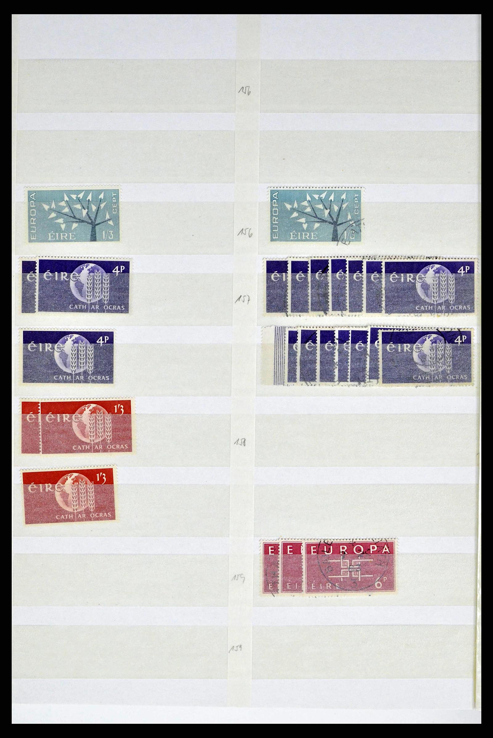 38214 0042 - Postzegelverzameling 38214 Ierland 1922-2000.