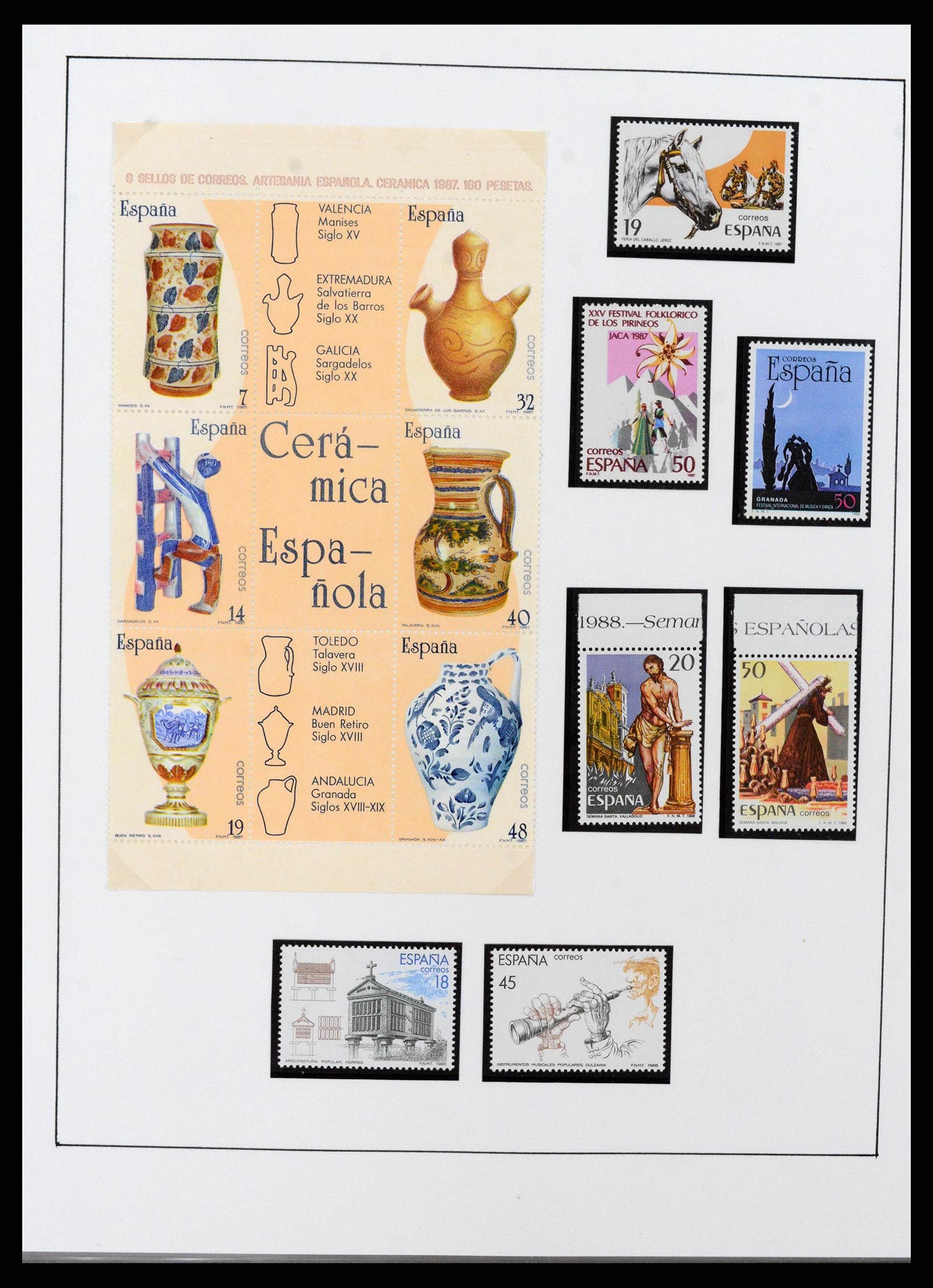 38219 0008 - Stamp collection 38219 Motif traditional costumes/folklore 1930-2020!
