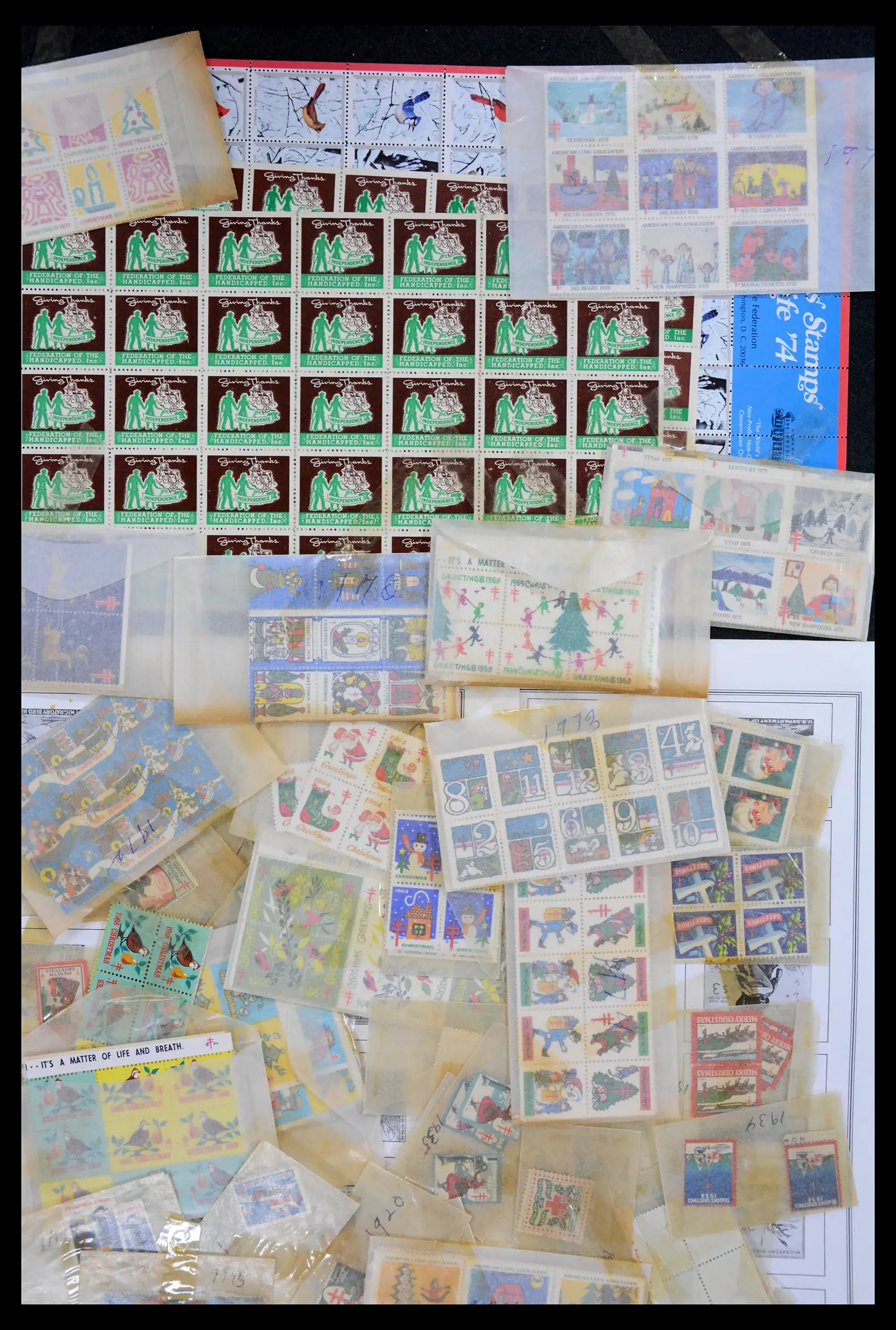 38238 0009 - Stamp collection 38238 USA Christmas seals from 1910.