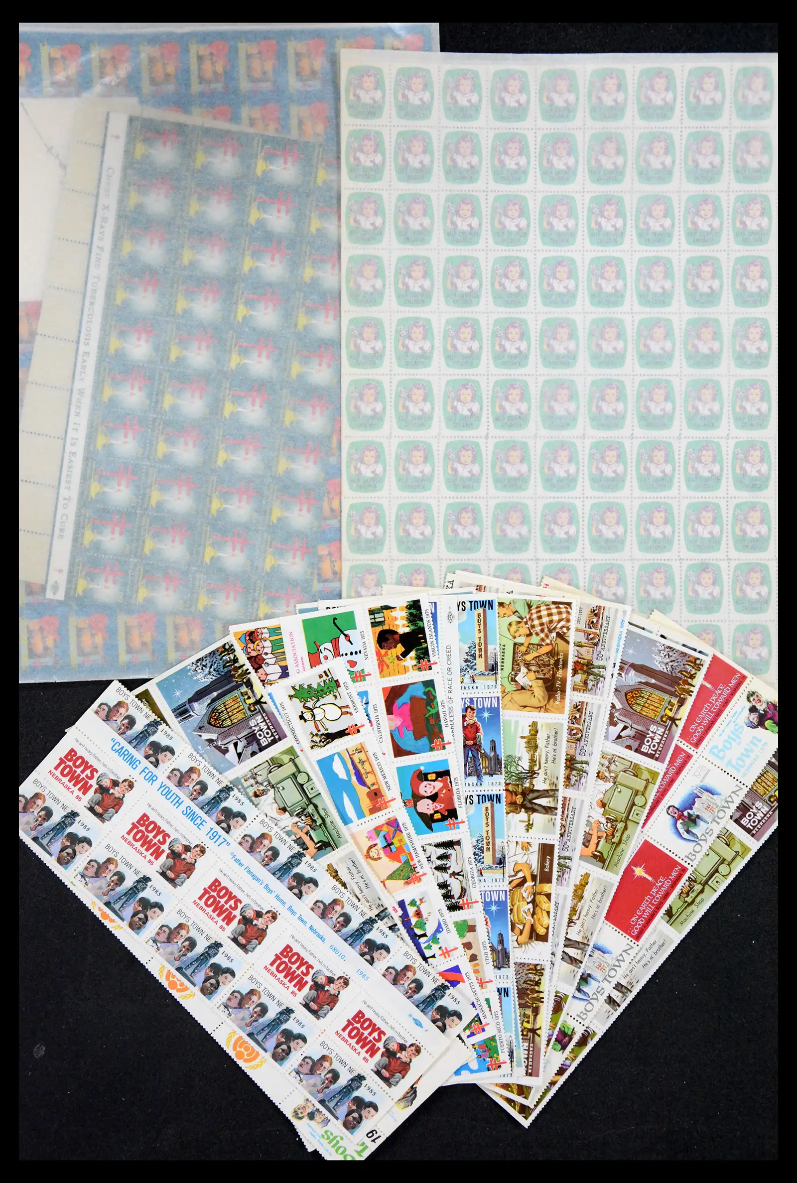38238 0020 - Stamp collection 38238 USA Christmas seals from 1910.