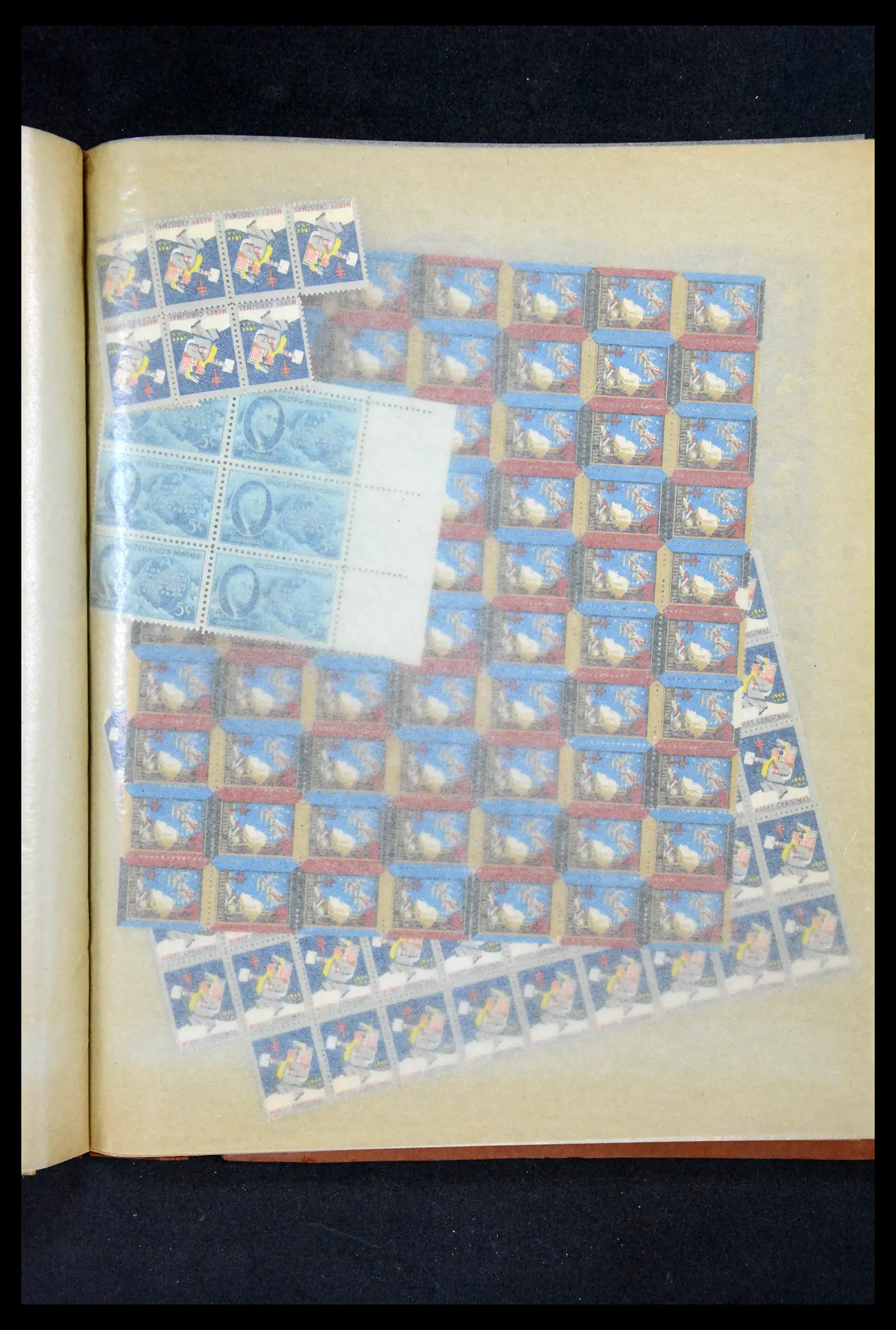 38238 0045 - Stamp collection 38238 USA Christmas seals from 1910.