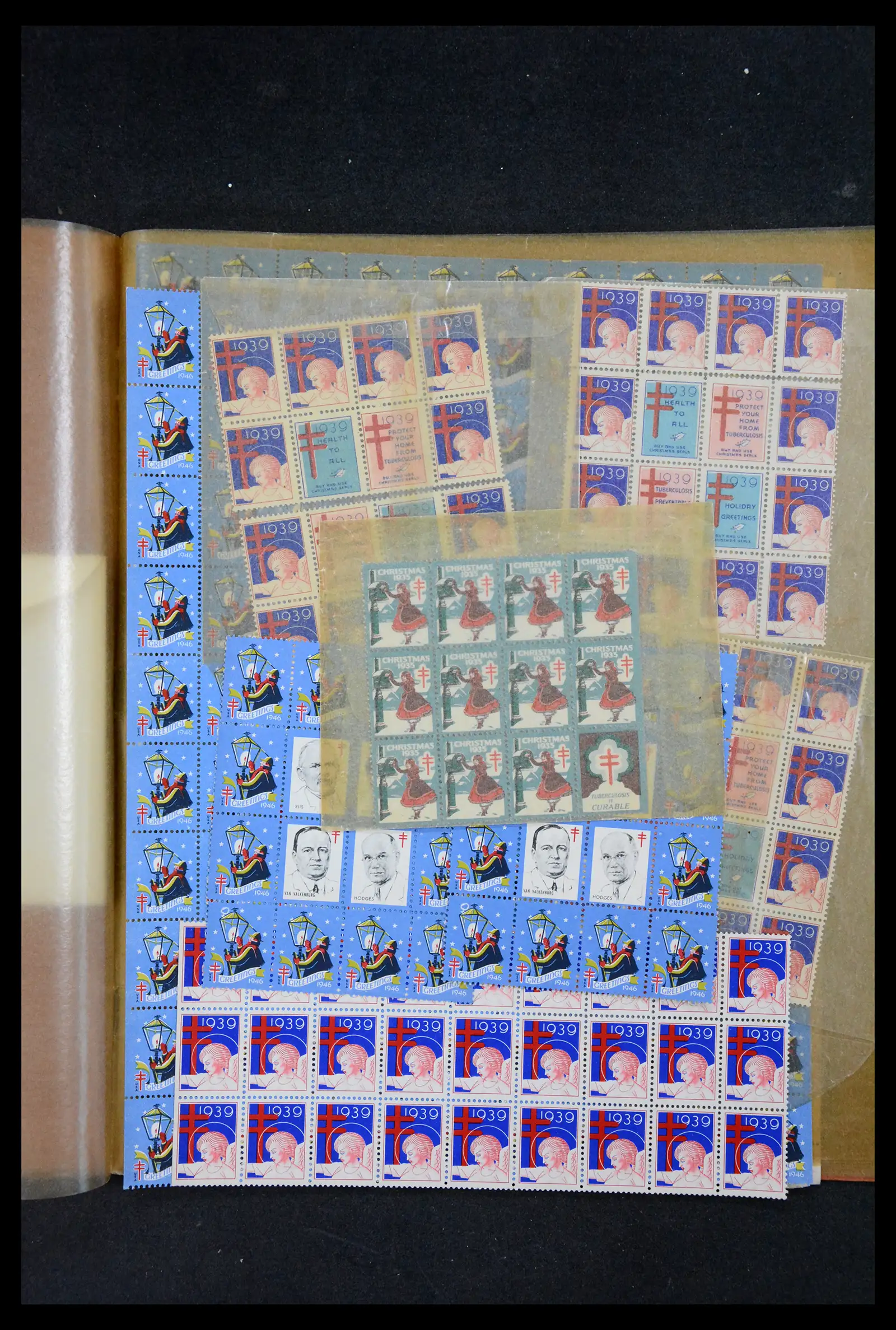 38238 0053 - Stamp collection 38238 USA Christmas seals from 1910.