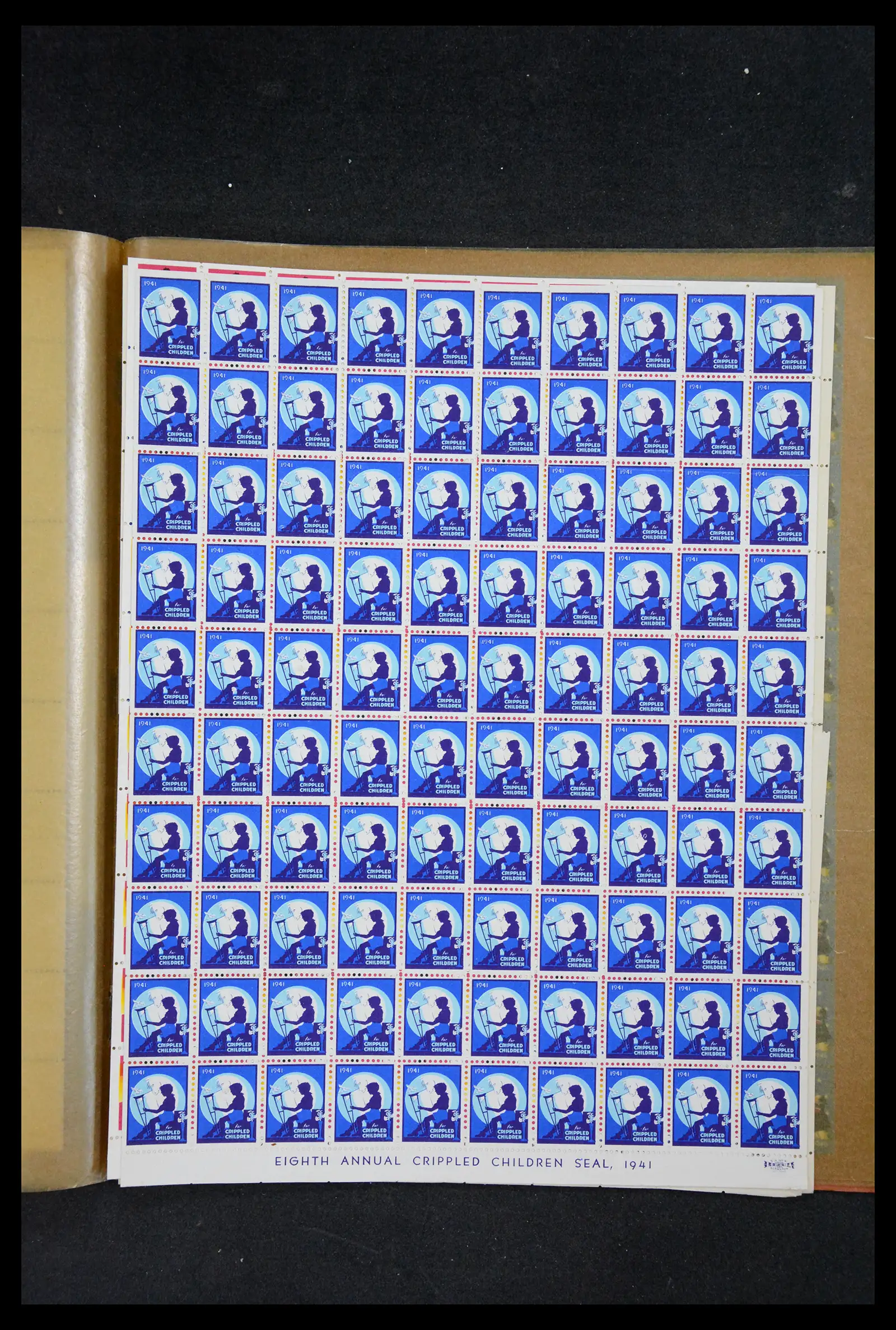38238 0056 - Stamp collection 38238 USA Christmas seals from 1910.