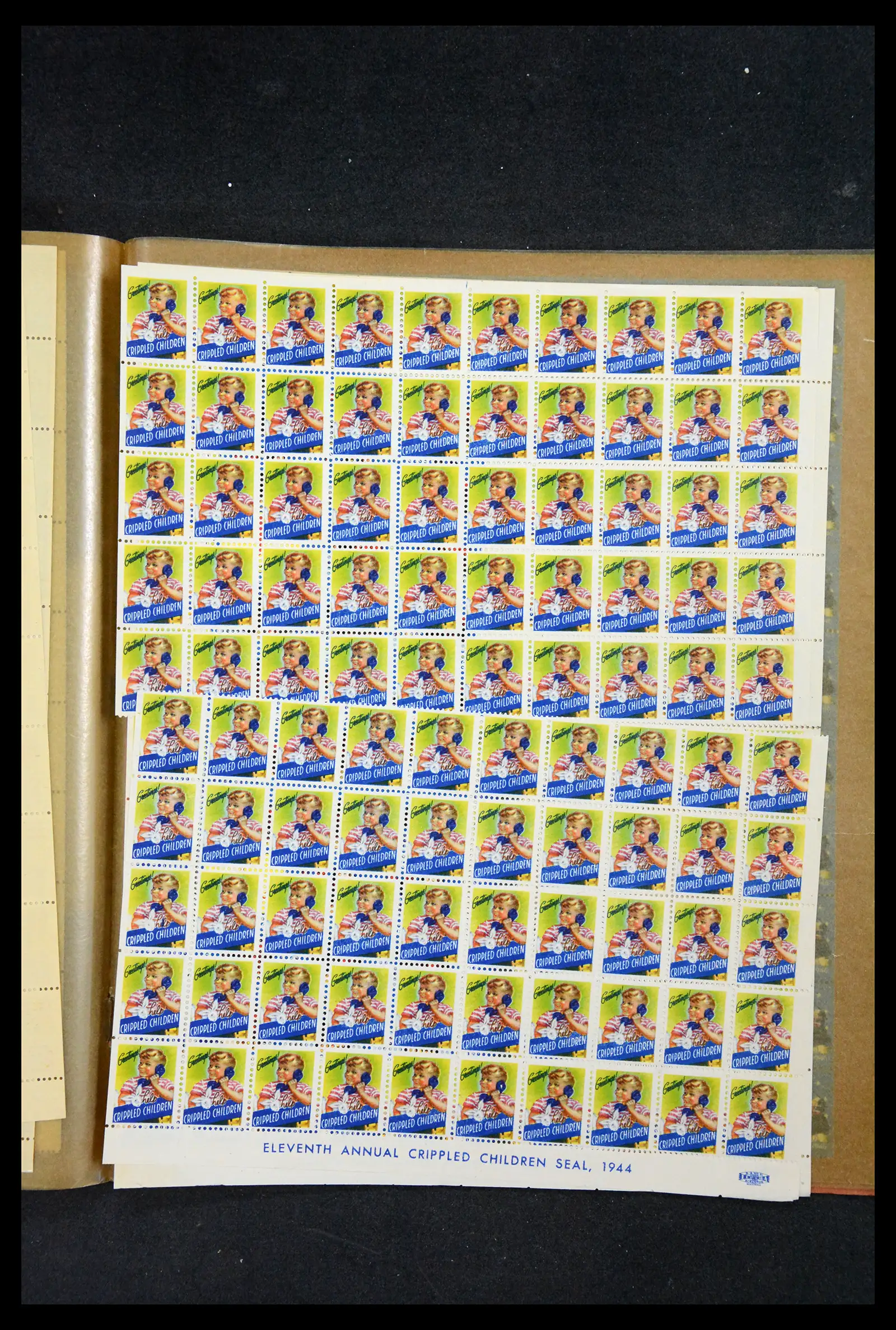 38238 0058 - Stamp collection 38238 USA Christmas seals from 1910.