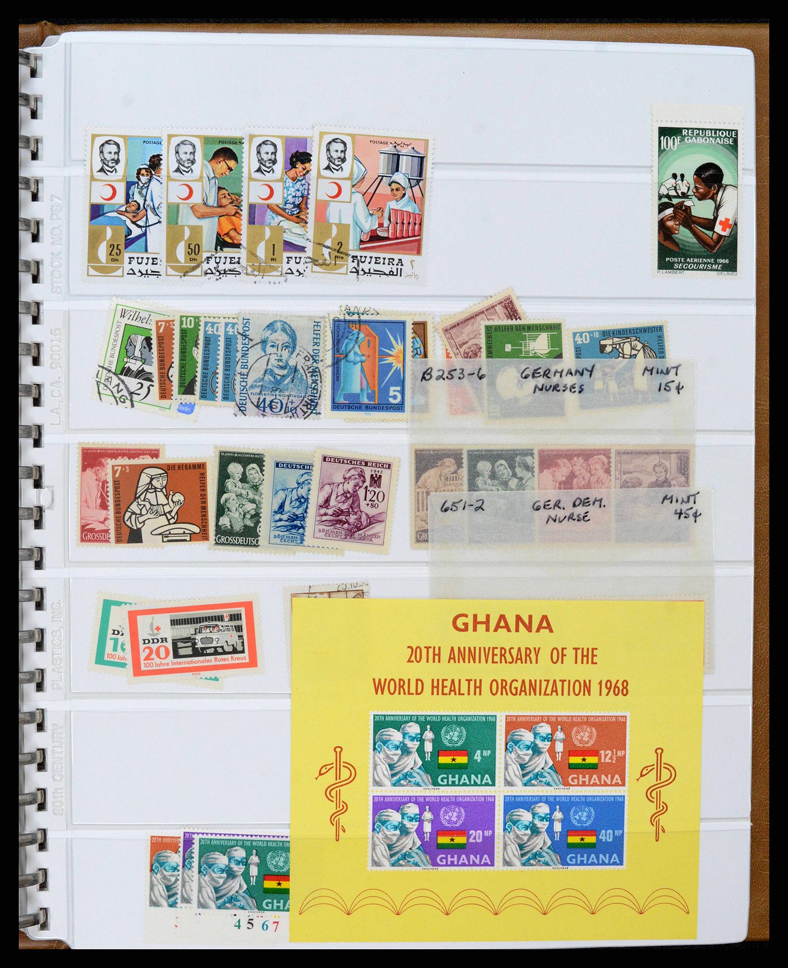 38266 0031 - Stamp collection 38266 Theme Red Cross 1920-1970.