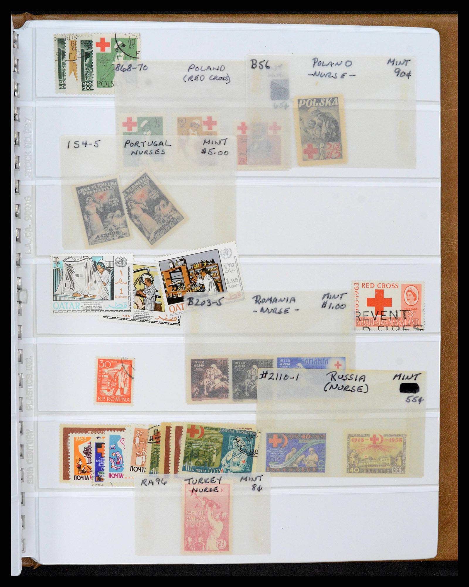 38266 0037 - Stamp collection 38266 Theme Red Cross 1920-1970.
