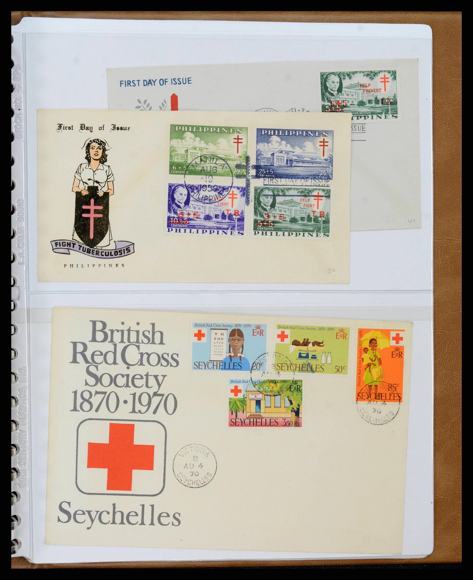38266 0044 - Stamp collection 38266 Theme Red Cross 1920-1970.