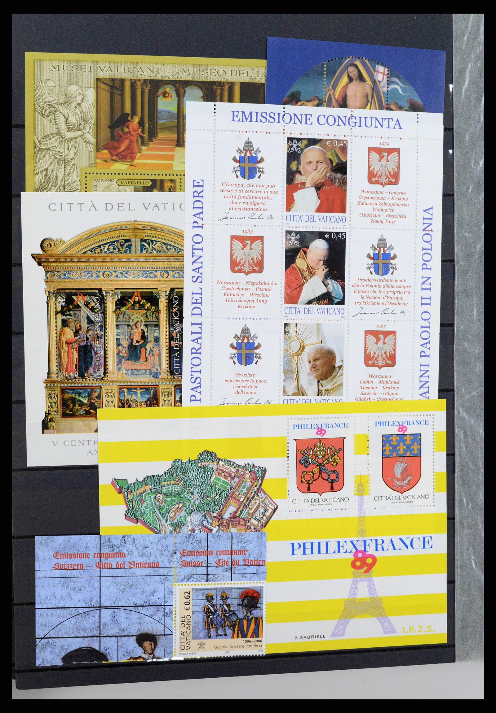 38345 0167 - Stamp collection 38345 Vatican complete 1929-2011.
