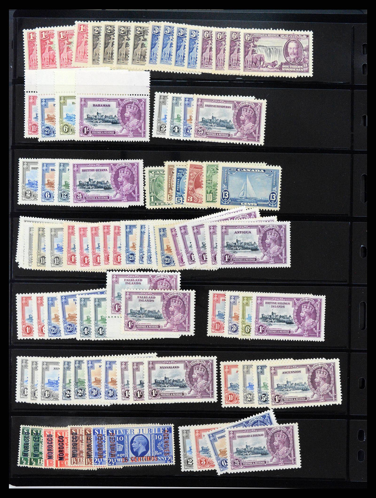 38352 0008 - Postzegelverzameling 38352 Engelse koloniën omnibus 1935.