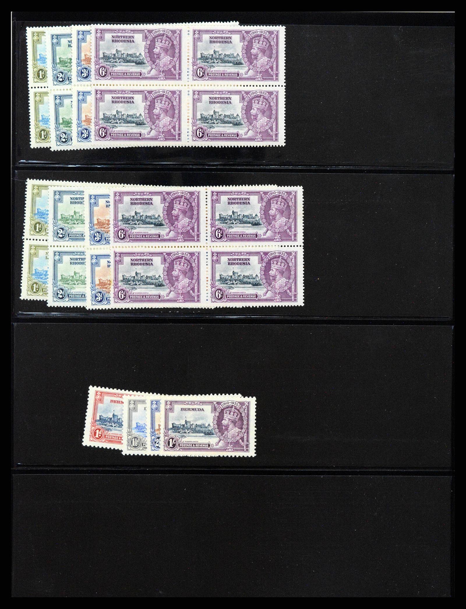 38352 0013 - Stamp collection 38352 British colonies omnibus 1935.