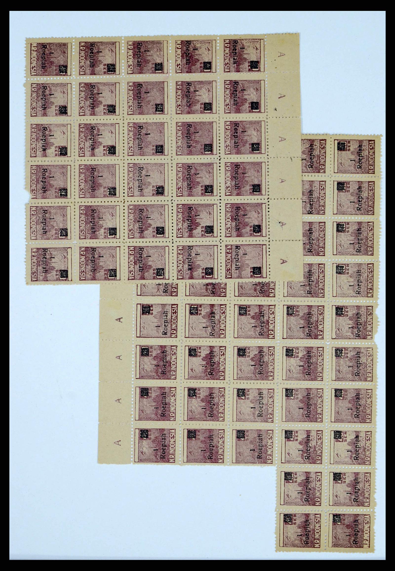 38356 0054 - Postzegelverzameling 38356 Nederlands Indië interim 1946-1947.