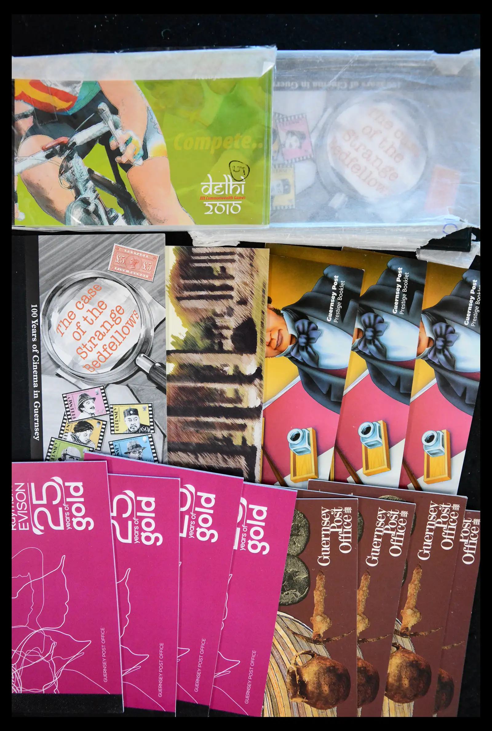 38391 0014 - Postzegelverzameling 38391 Kanaaleilanden prestige boekjes 1991-2010.