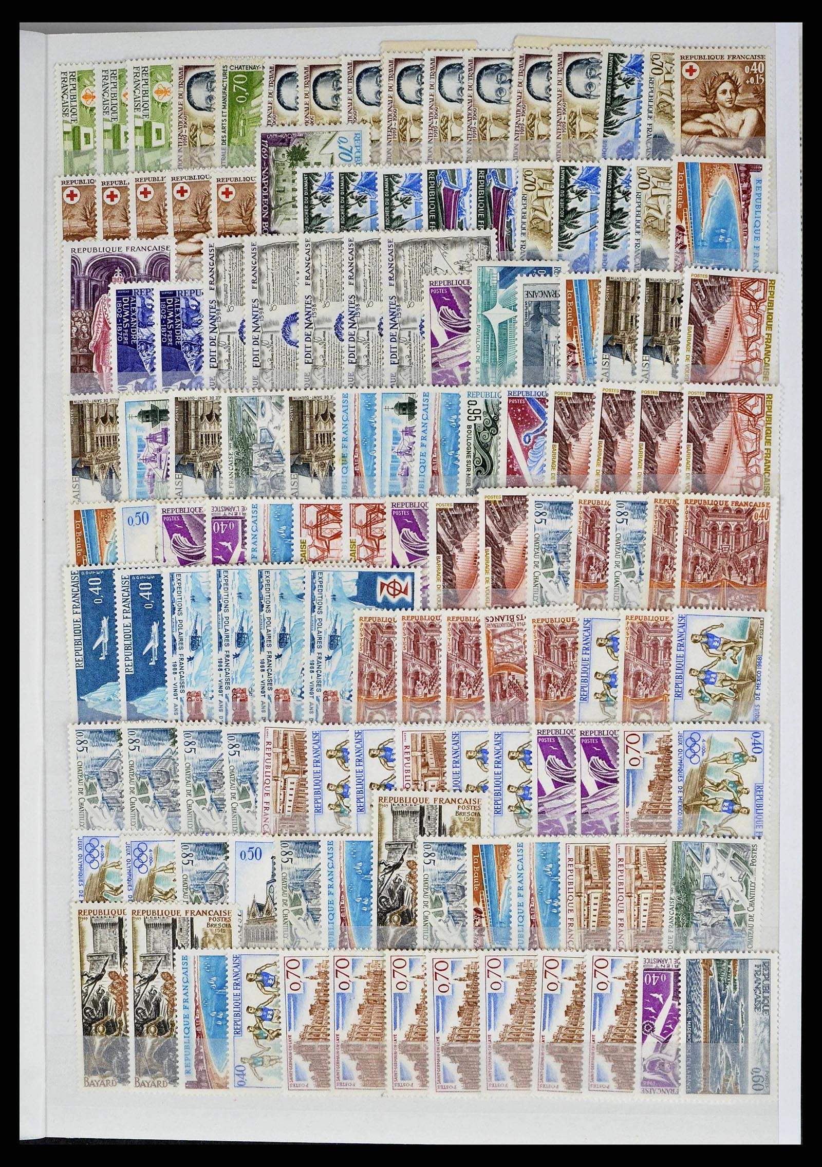 38415 0004 - Postzegelverzameling 38415 Wereld postfris t/m 2021!