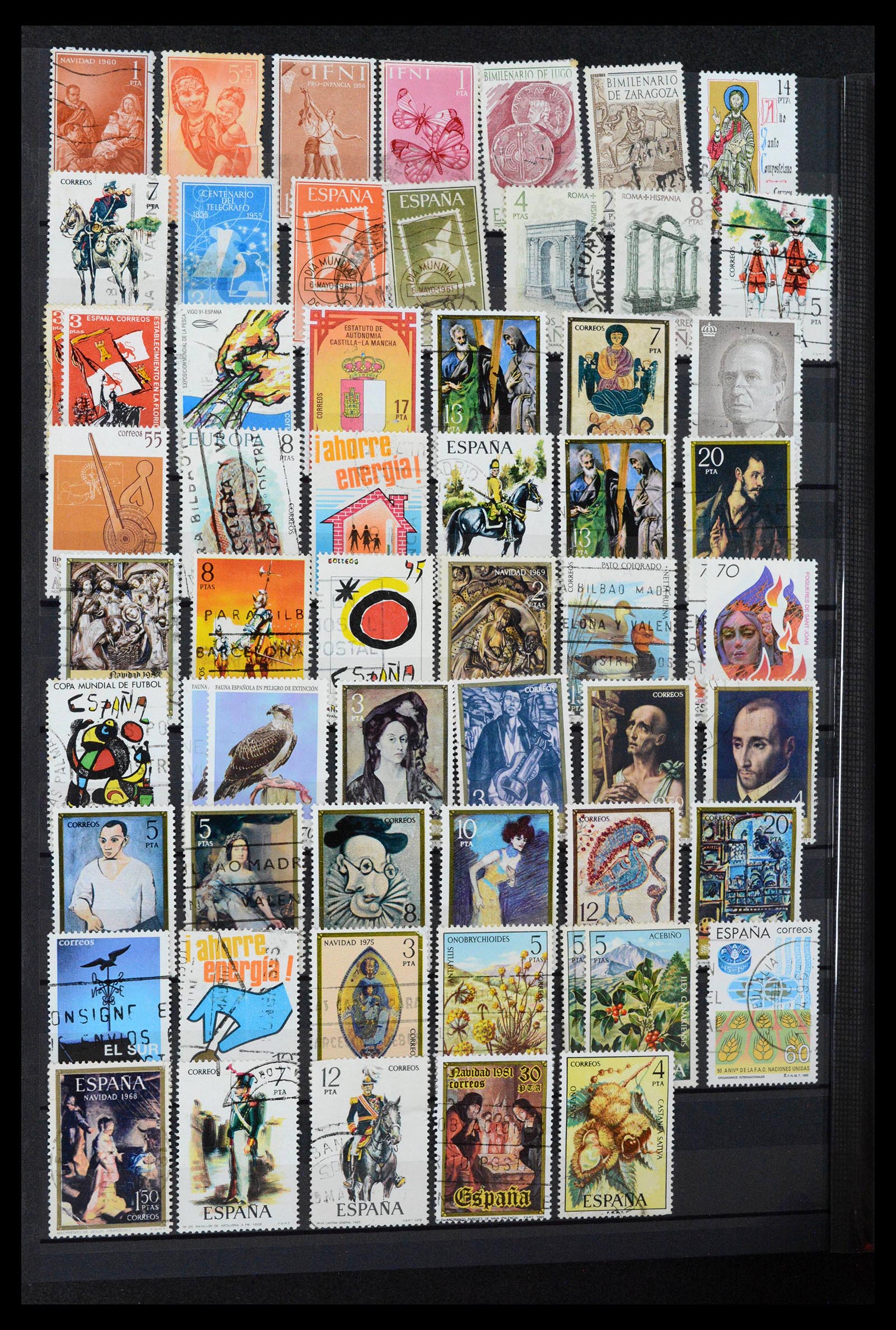 38561 4753 - Postzegelverzameling 38561 Wereld 1880-1980.