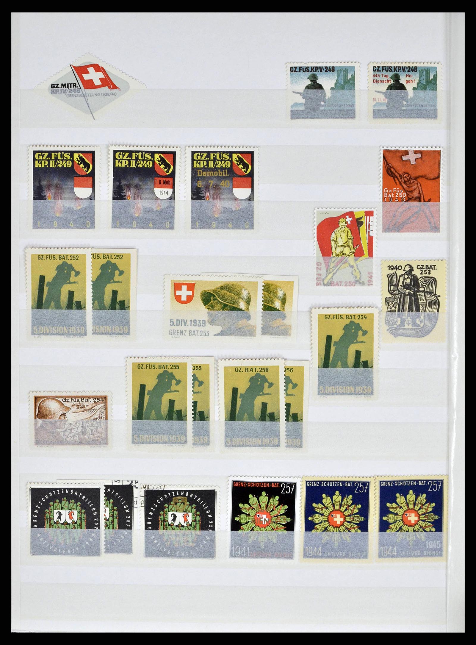 38695 0042 - Stamp collection 38695 Switzerland soldierstamps 1914-1945.