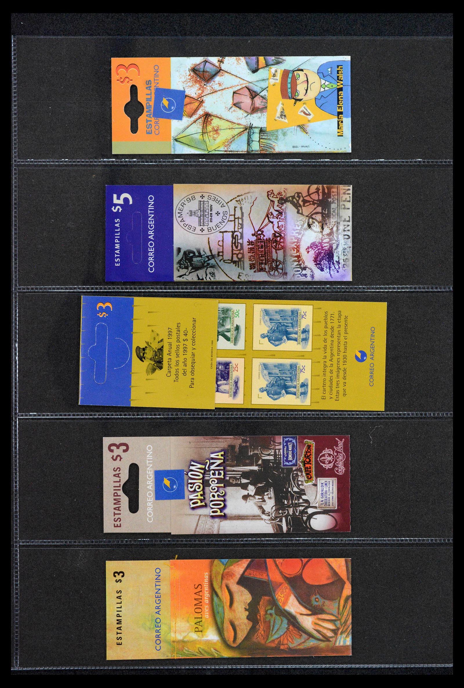 38761 0015 - Postzegelverzameling 38761 Wereld postzegelboekjes.