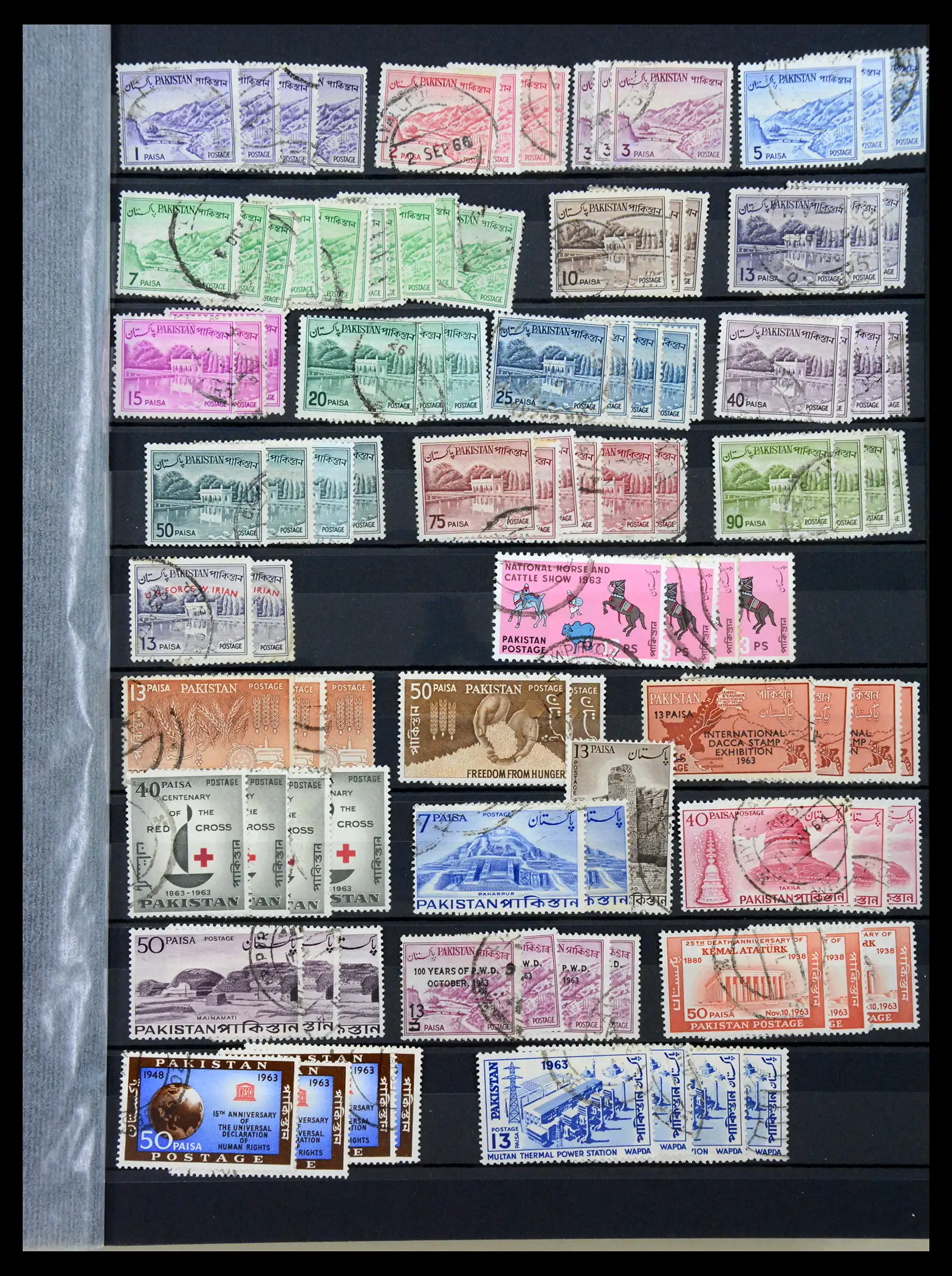38903 0039 - Stamp collection 38903 Pakistan 1947-1994.