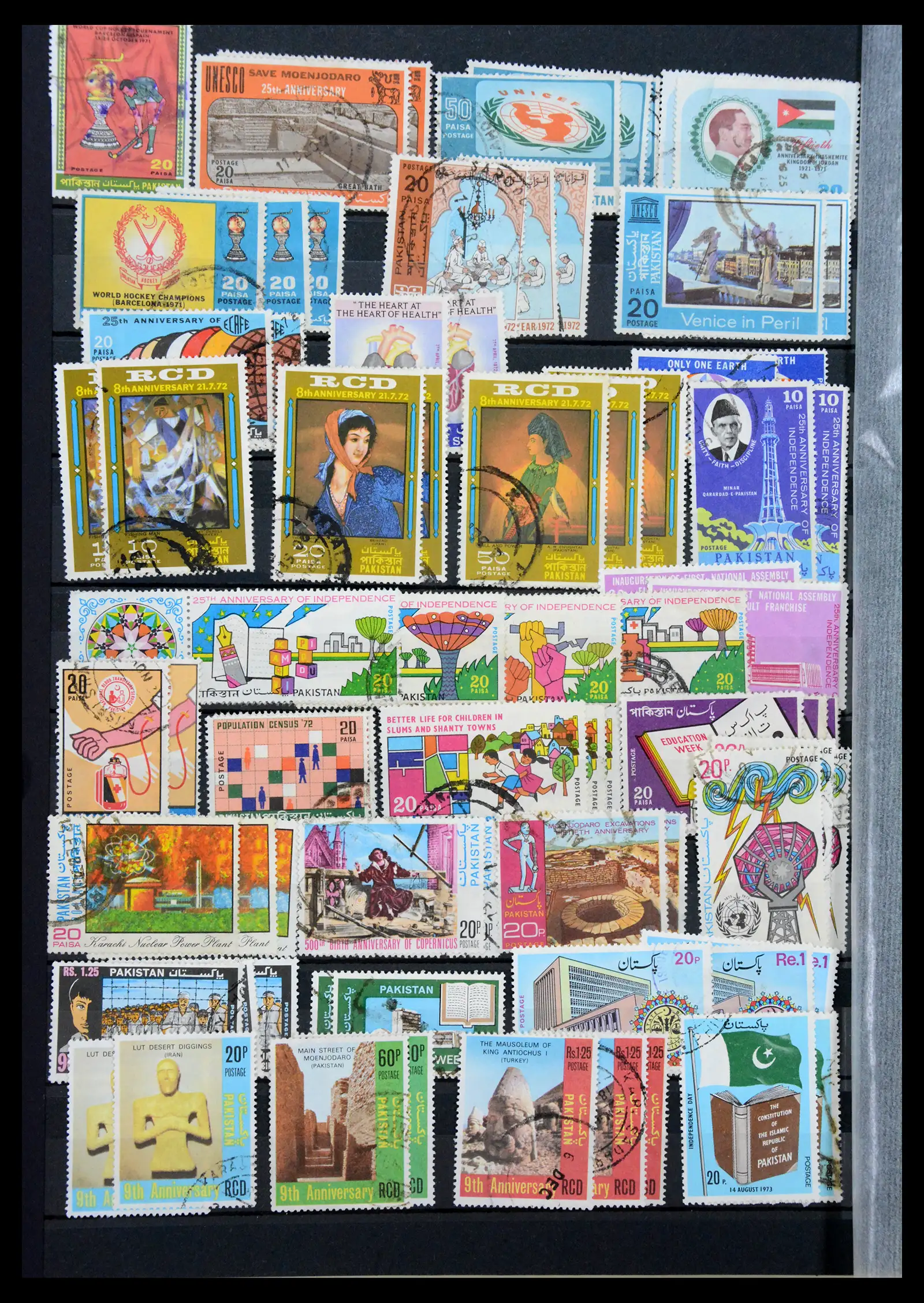 38903 0044 - Stamp collection 38903 Pakistan 1947-1994.