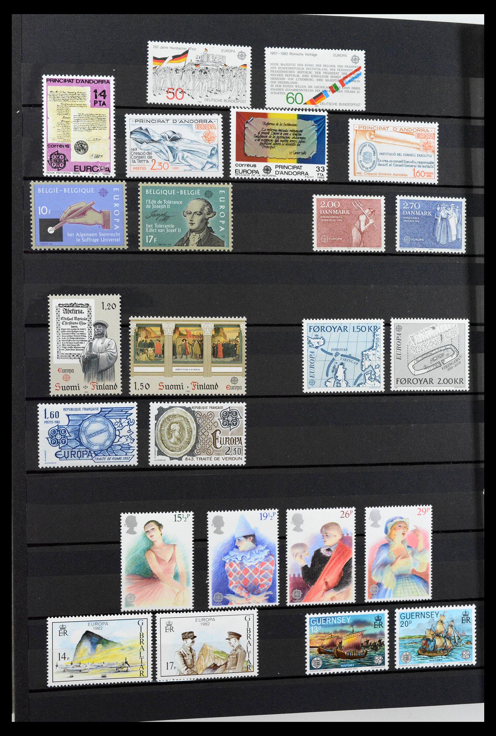 38906 0336 - Postzegelverzameling 38906 Europa CEPT 1963-2014.