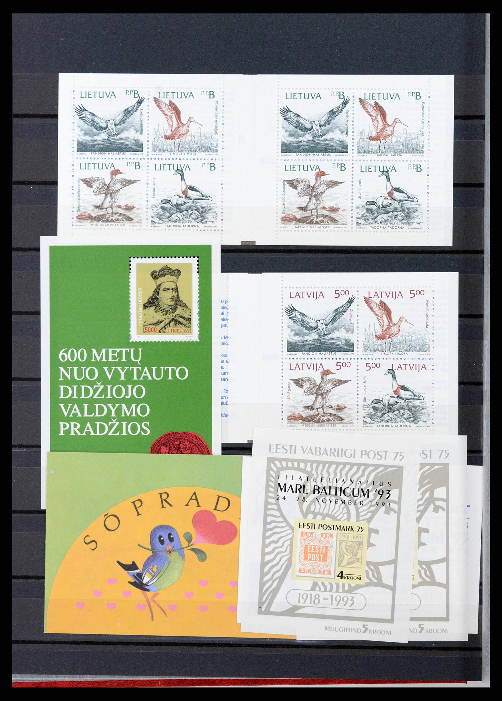 38921 0014 - Postzegelverzameling 38921 Baltische Staten 1990-2001.