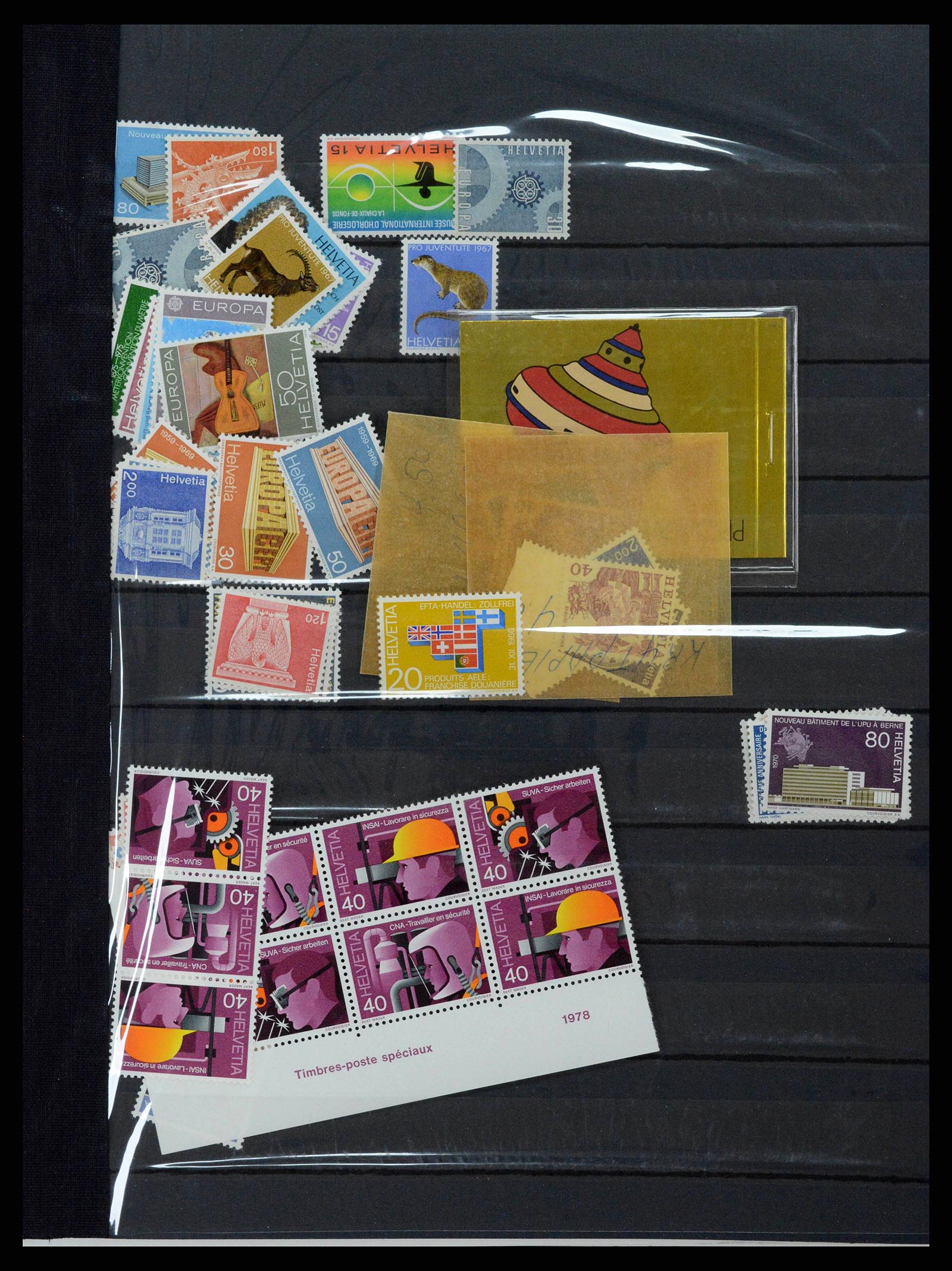 38952 0106 - Stamp collection 38952 Switzerland 1945-1989.