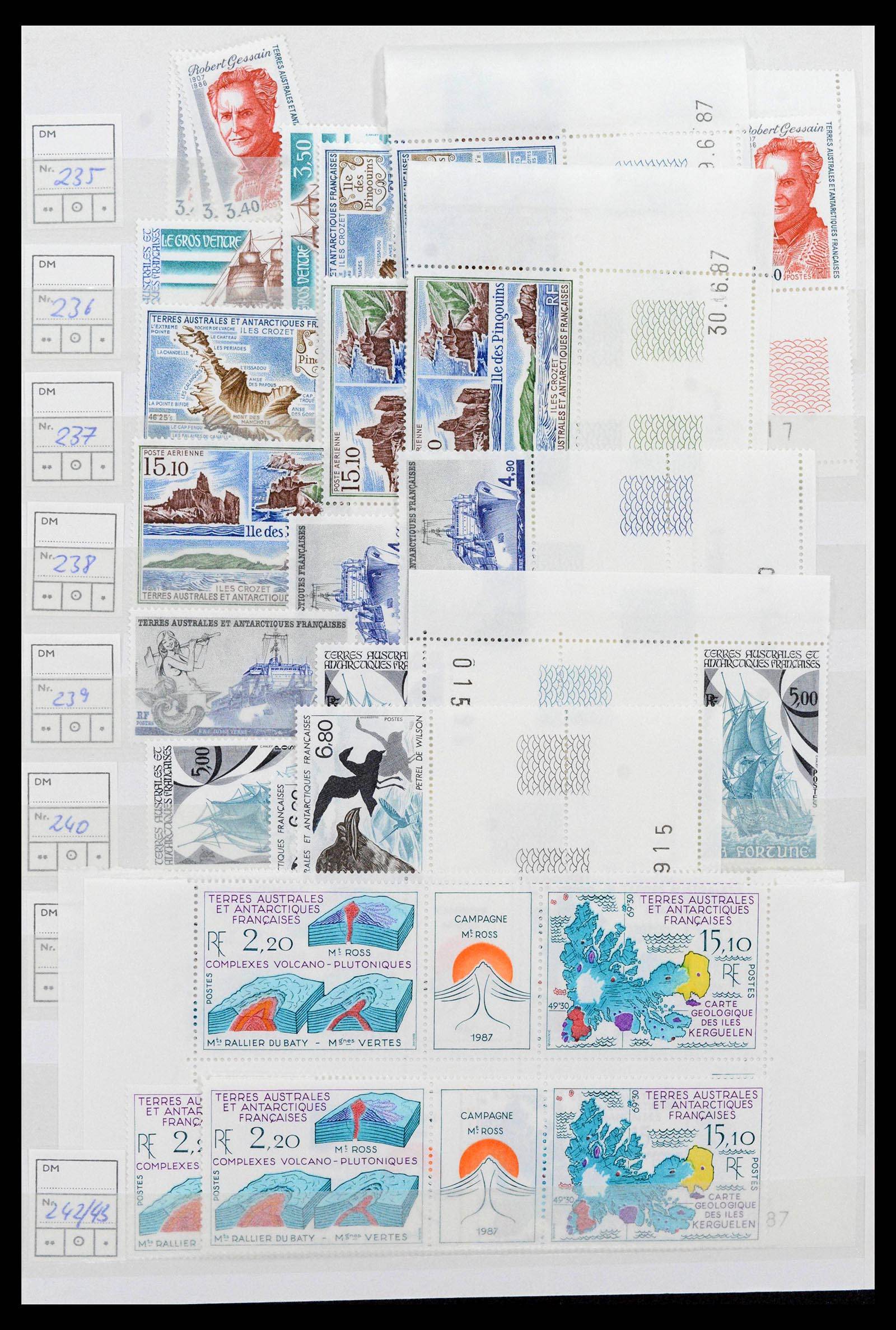 38999 0010 - Stamp collection 38999 French and British Antarctica 1956-2003.