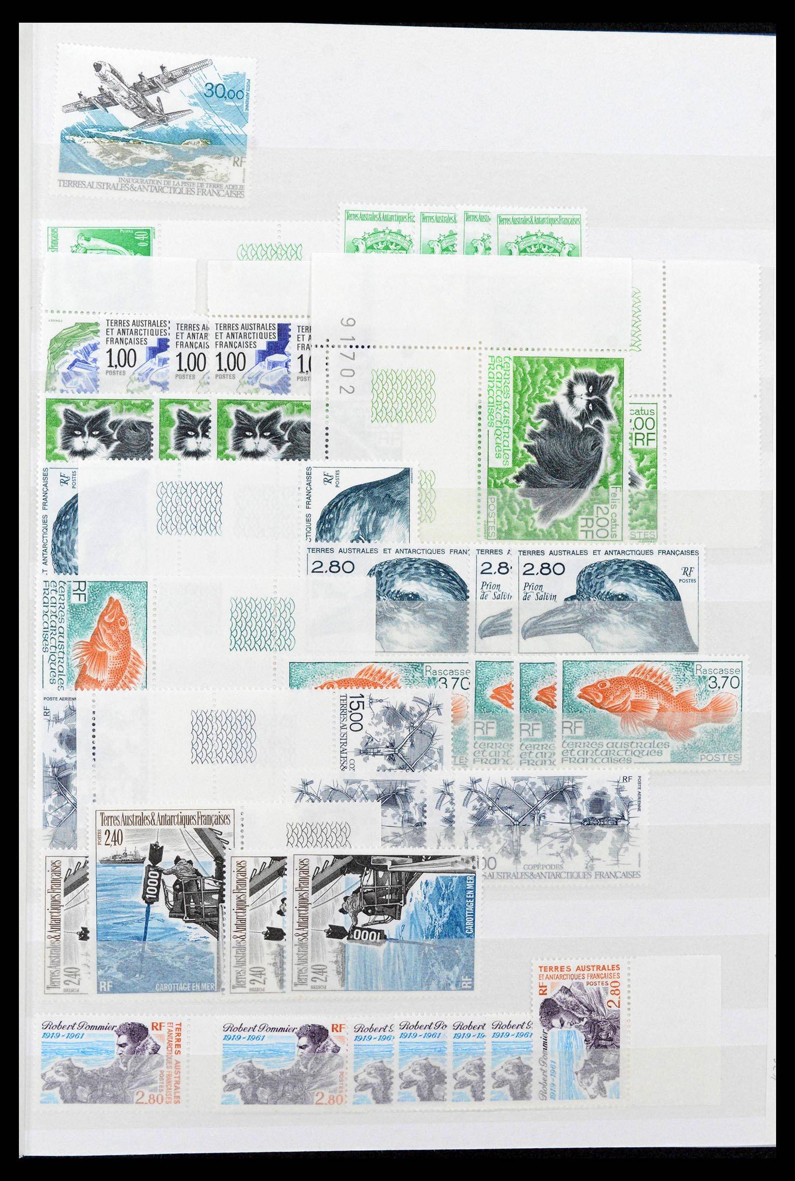 38999 0018 - Stamp collection 38999 French and British Antarctica 1956-2003.