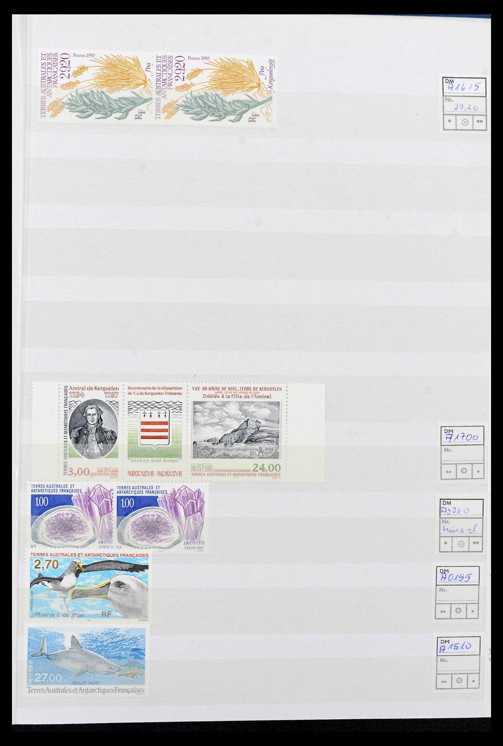 38999 0024 - Stamp collection 38999 French and British Antarctica 1956-2003.