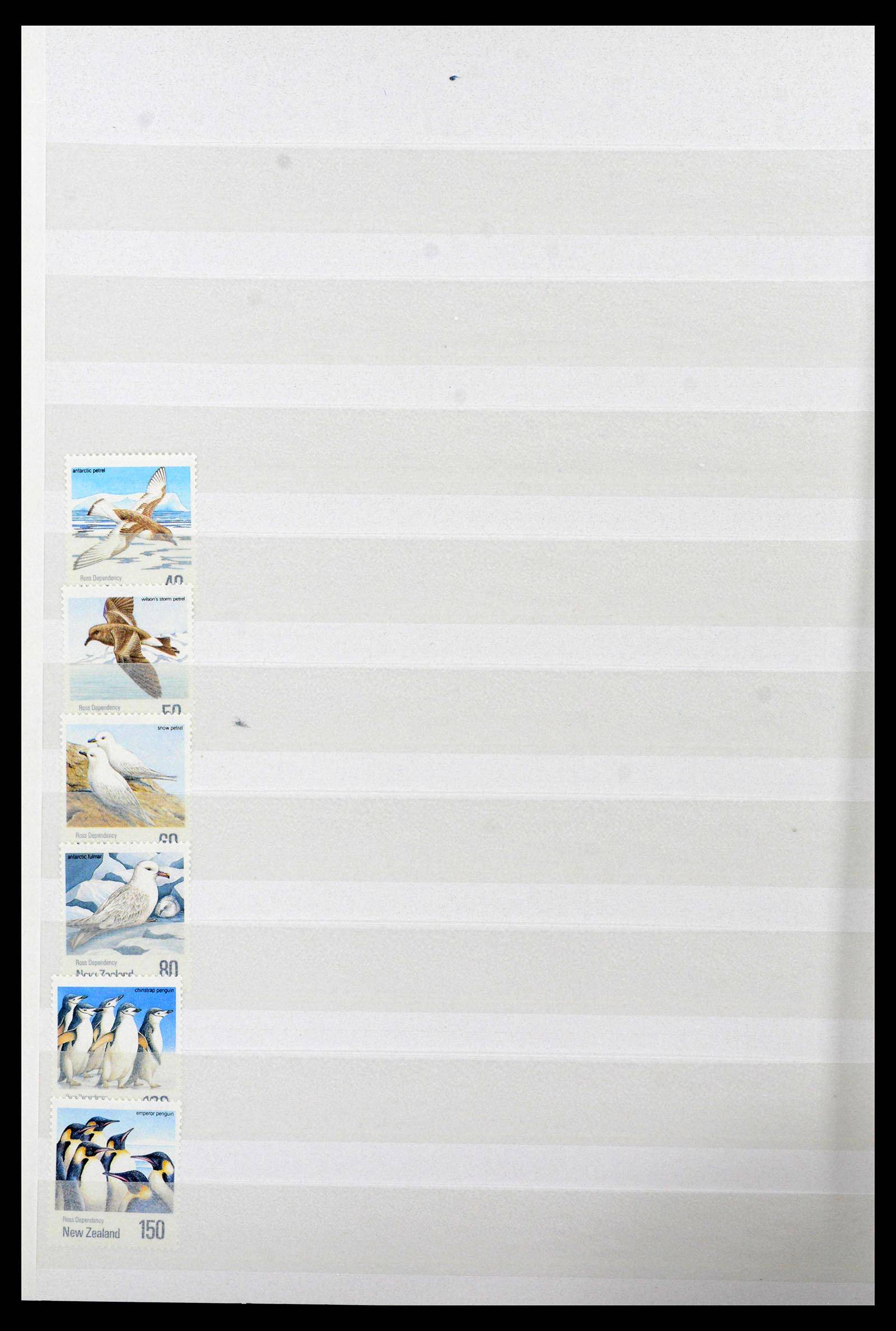 38999 0057 - Stamp collection 38999 French and British Antarctica 1956-2003.