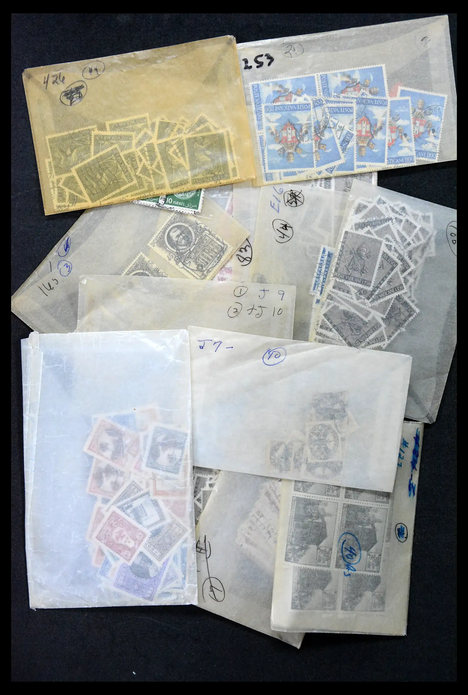 39182 0002 - Stamp collection 39182 Vaticaan 1929-2010.