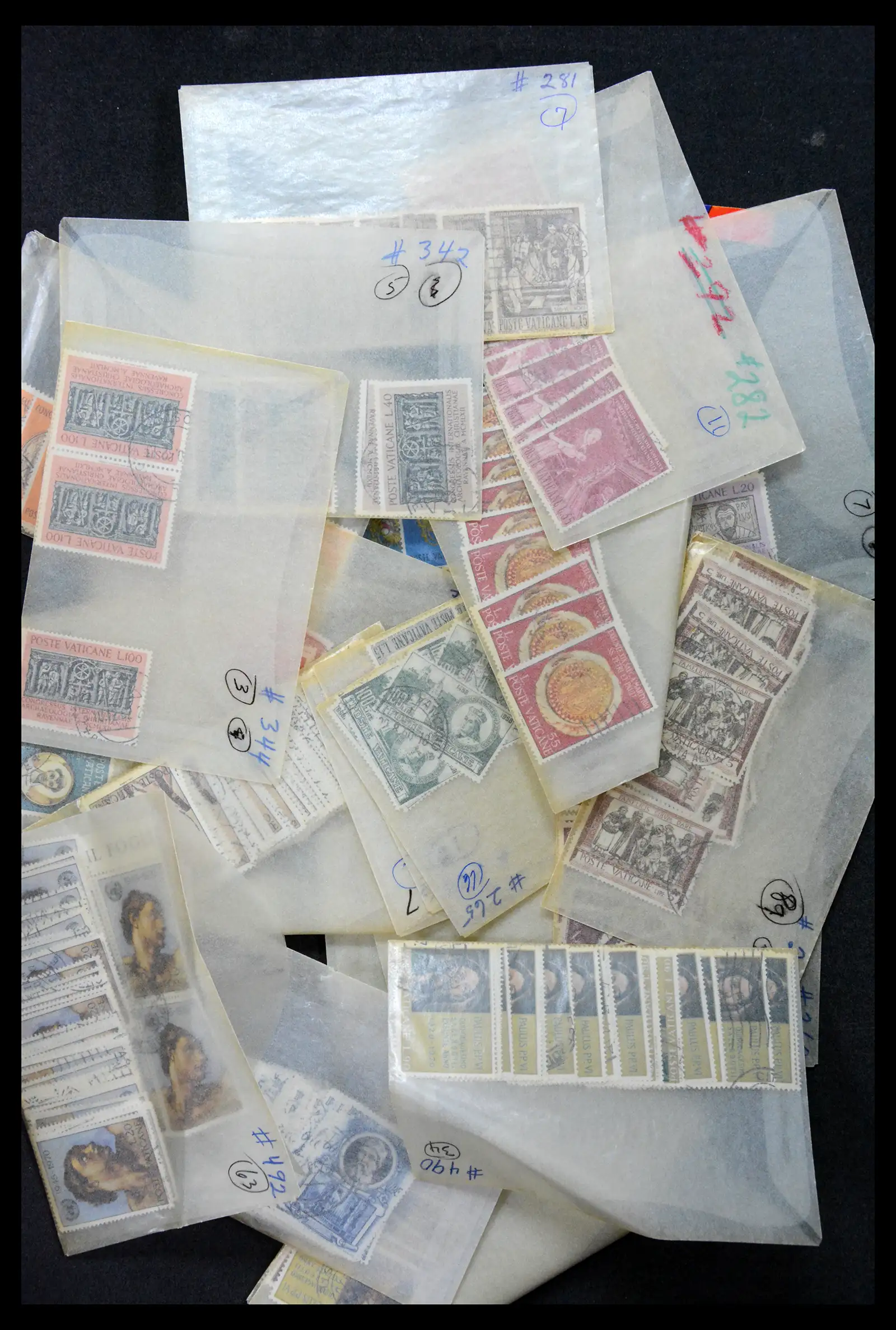 39182 0004 - Stamp collection 39182 Vaticaan 1929-2010.