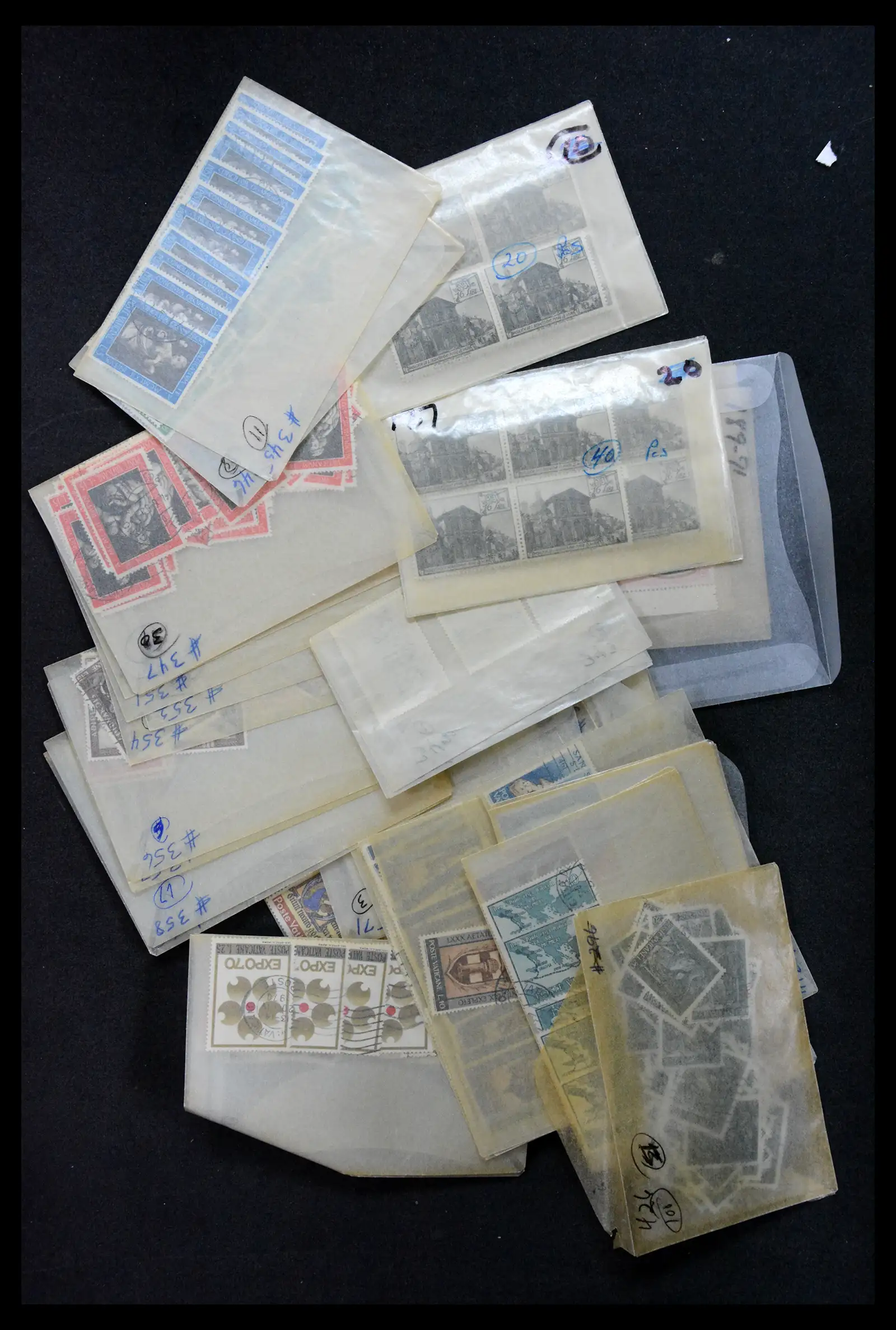 39182 0008 - Stamp collection 39182 Vaticaan 1929-2010.