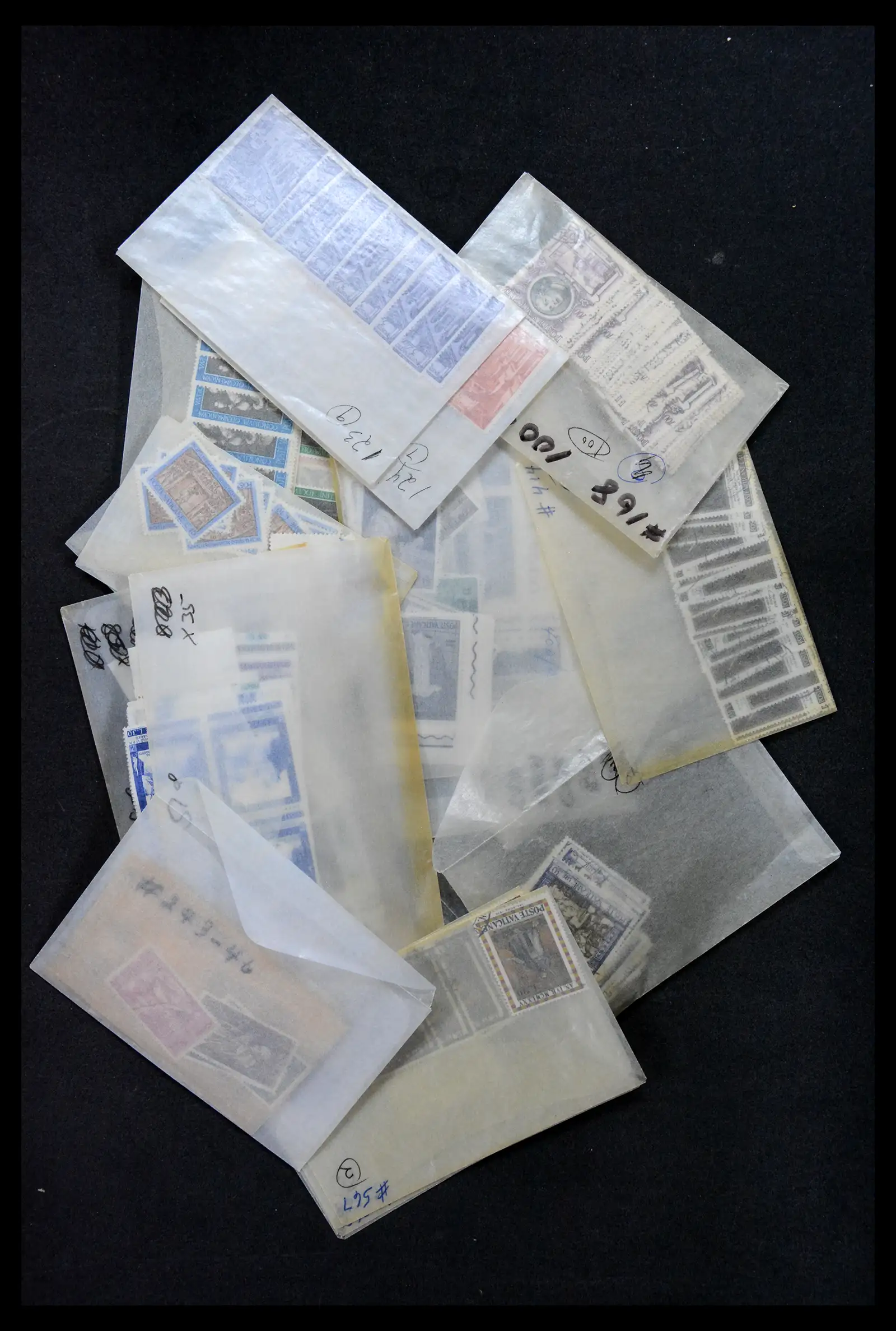 39182 0013 - Stamp collection 39182 Vaticaan 1929-2010.