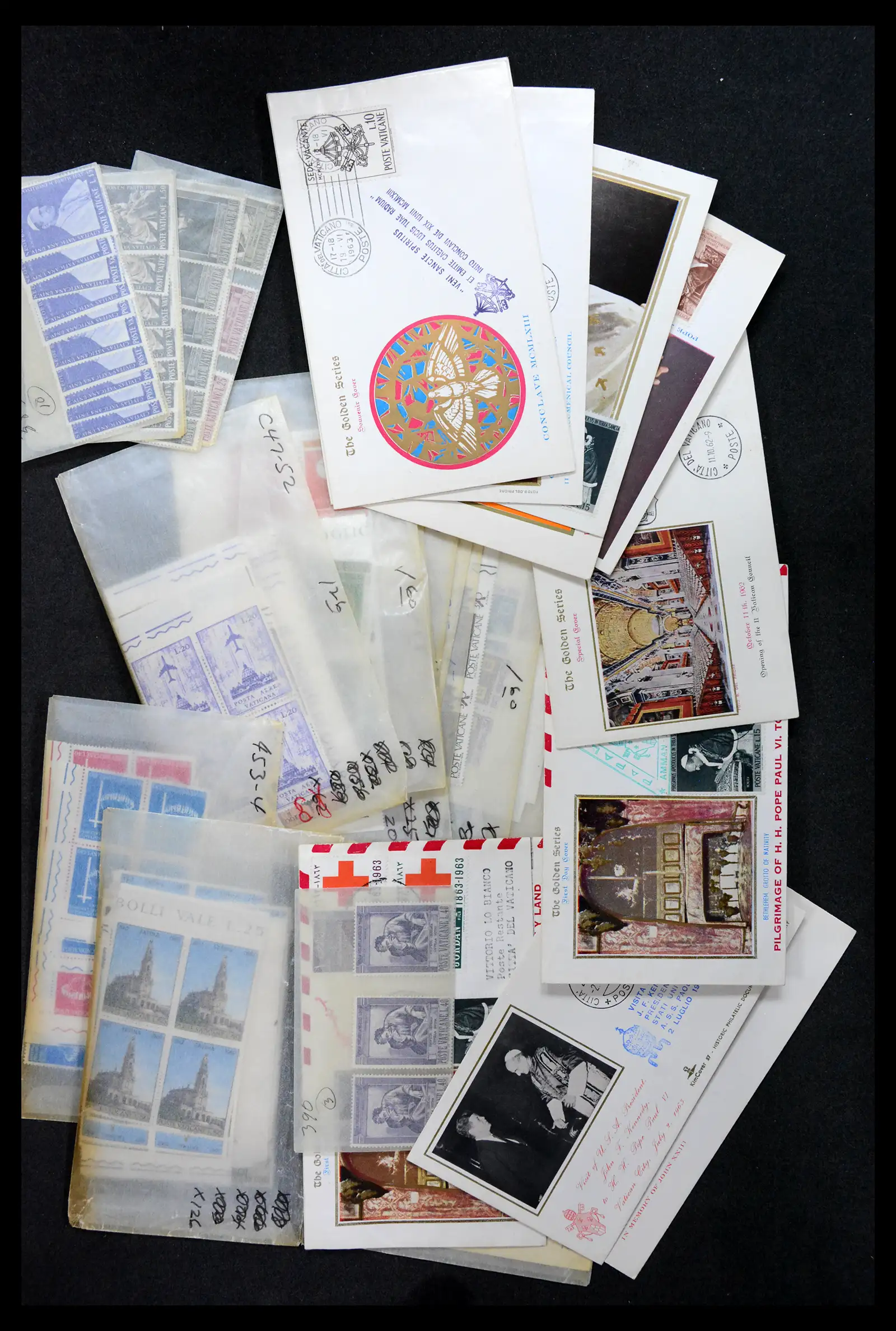 39182 0020 - Stamp collection 39182 Vaticaan 1929-2010.