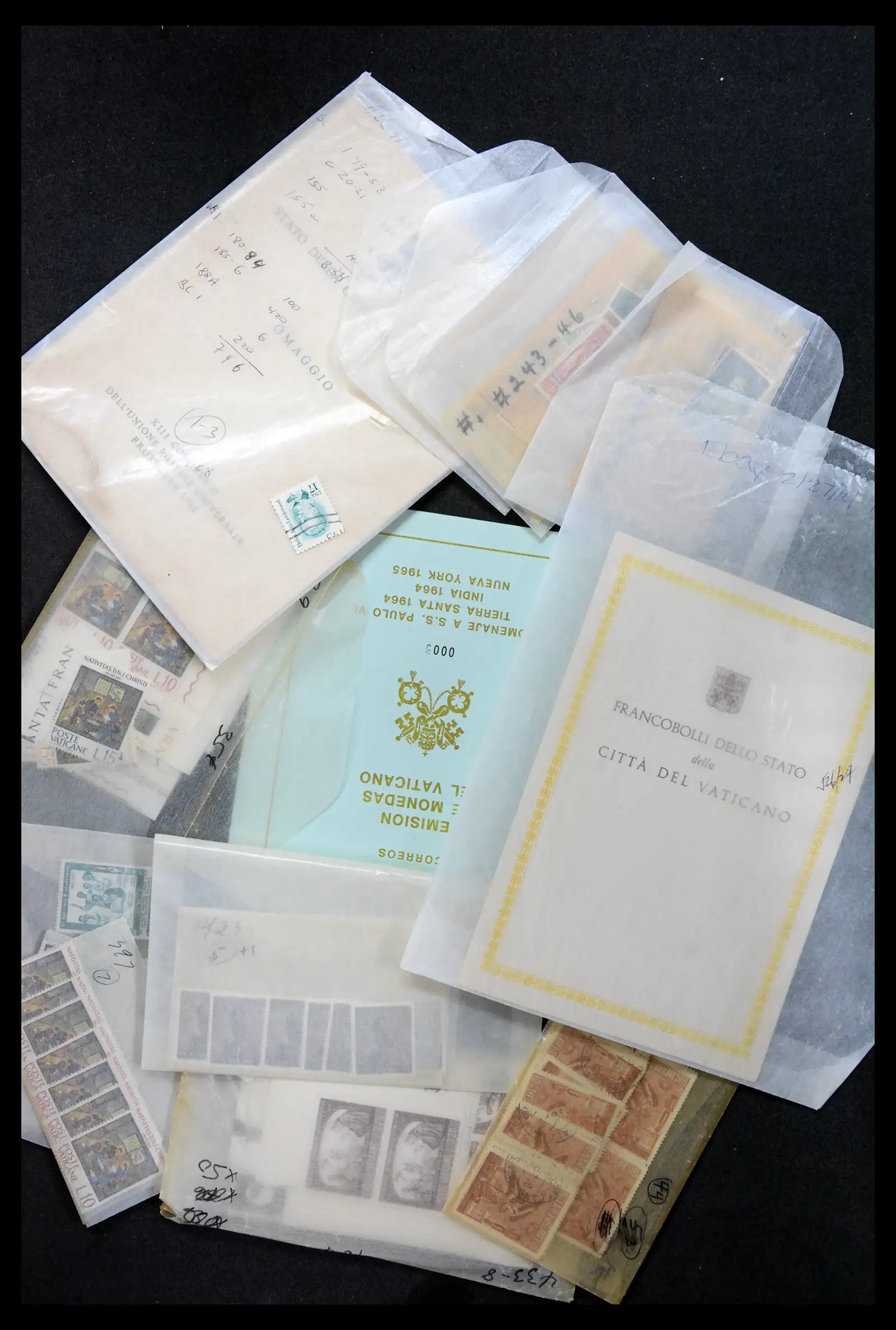 39182 0021 - Stamp collection 39182 Vaticaan 1929-2010.