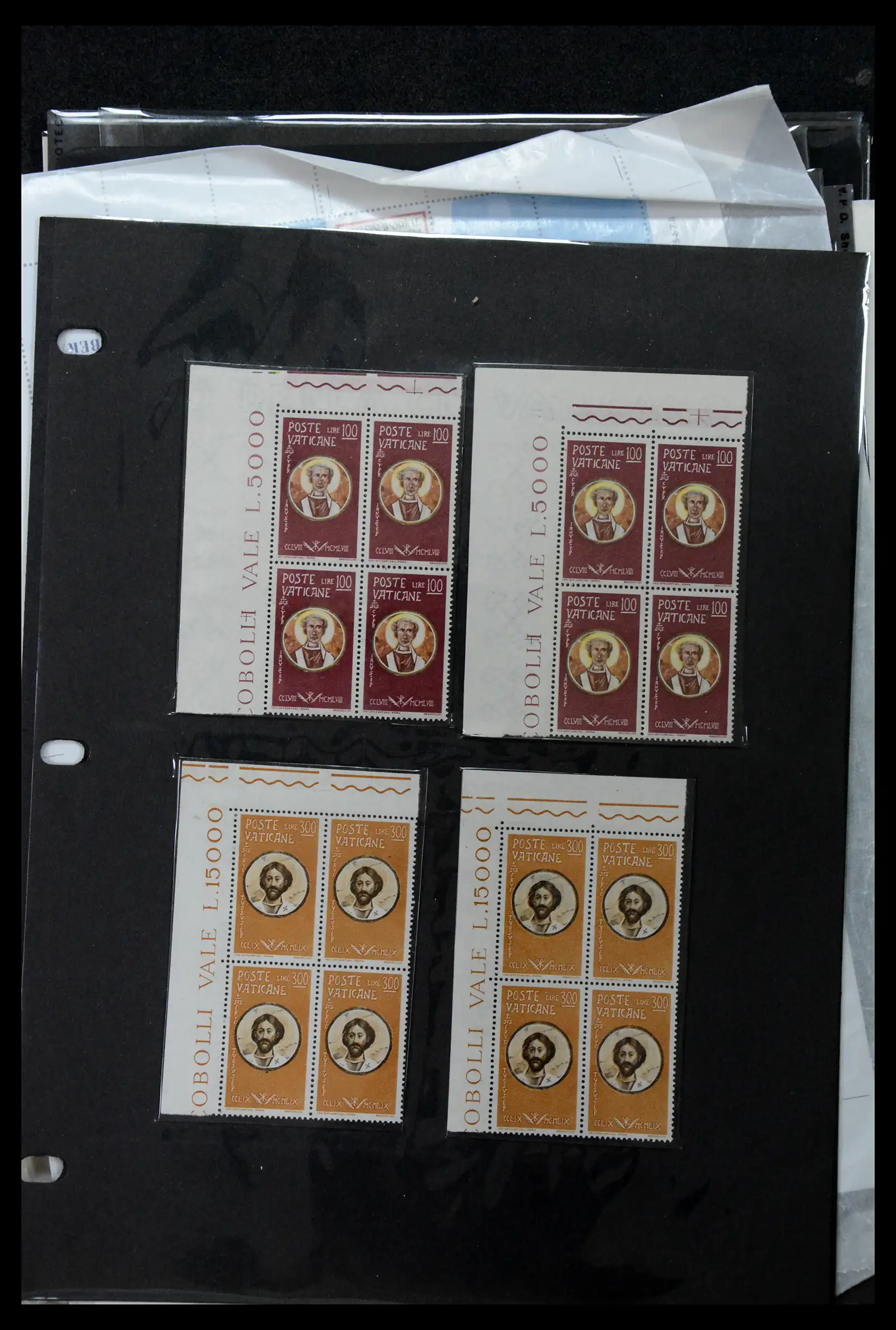 39182 0035 - Stamp collection 39182 Vaticaan 1929-2010.