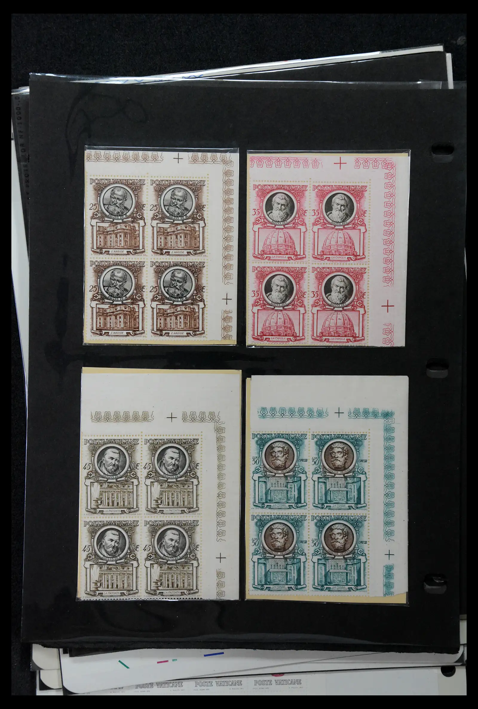 39182 0048 - Stamp collection 39182 Vaticaan 1929-2010.