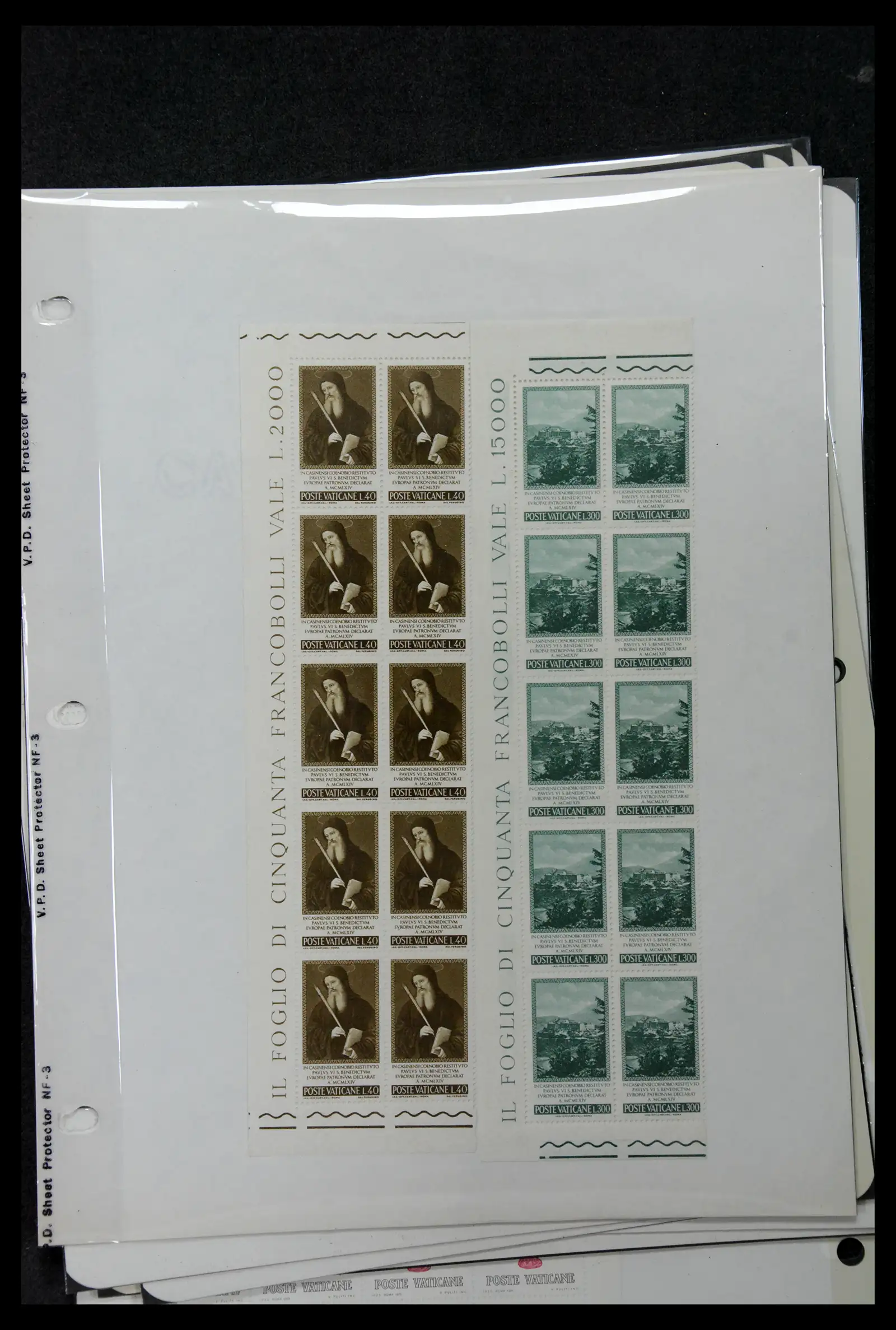 39182 0052 - Stamp collection 39182 Vaticaan 1929-2010.
